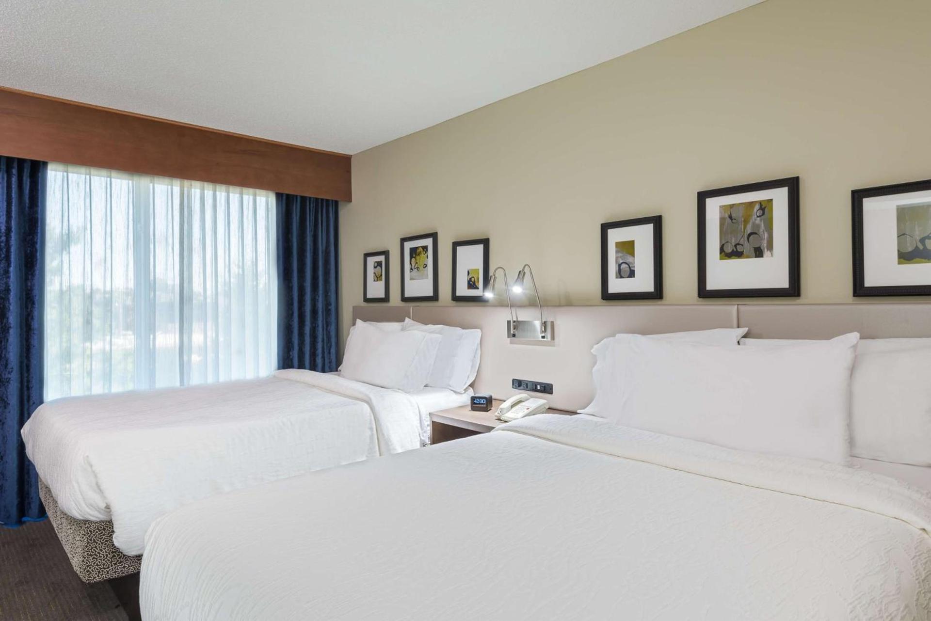 Hilton Garden Inn Westbury photo 11