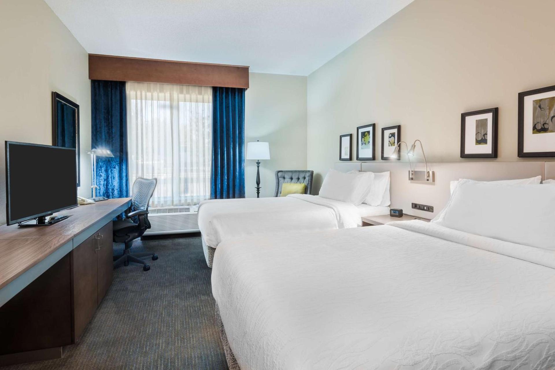 Hilton Garden Inn Westbury photo 12