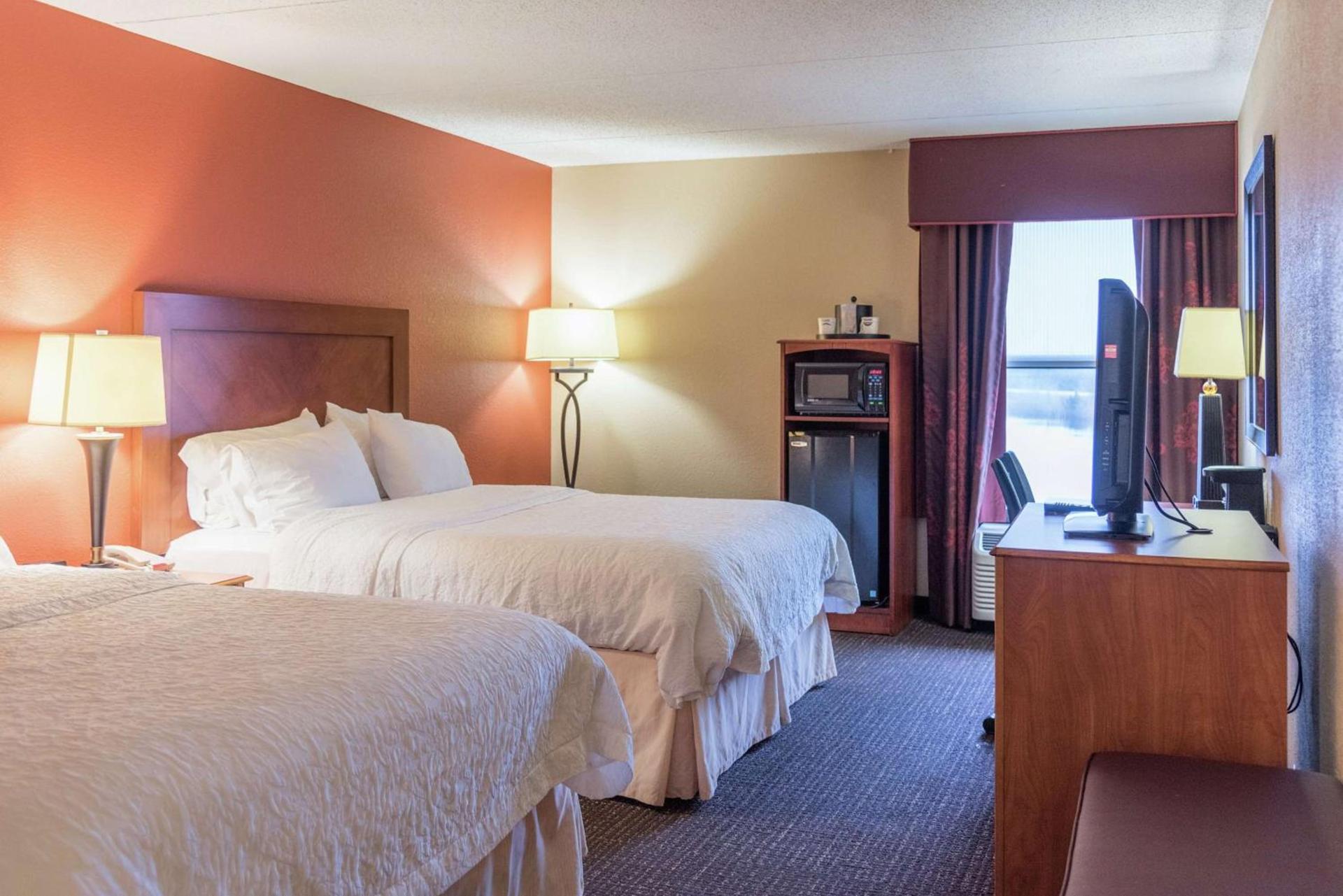 Hampton Inn Muskegon photo 39