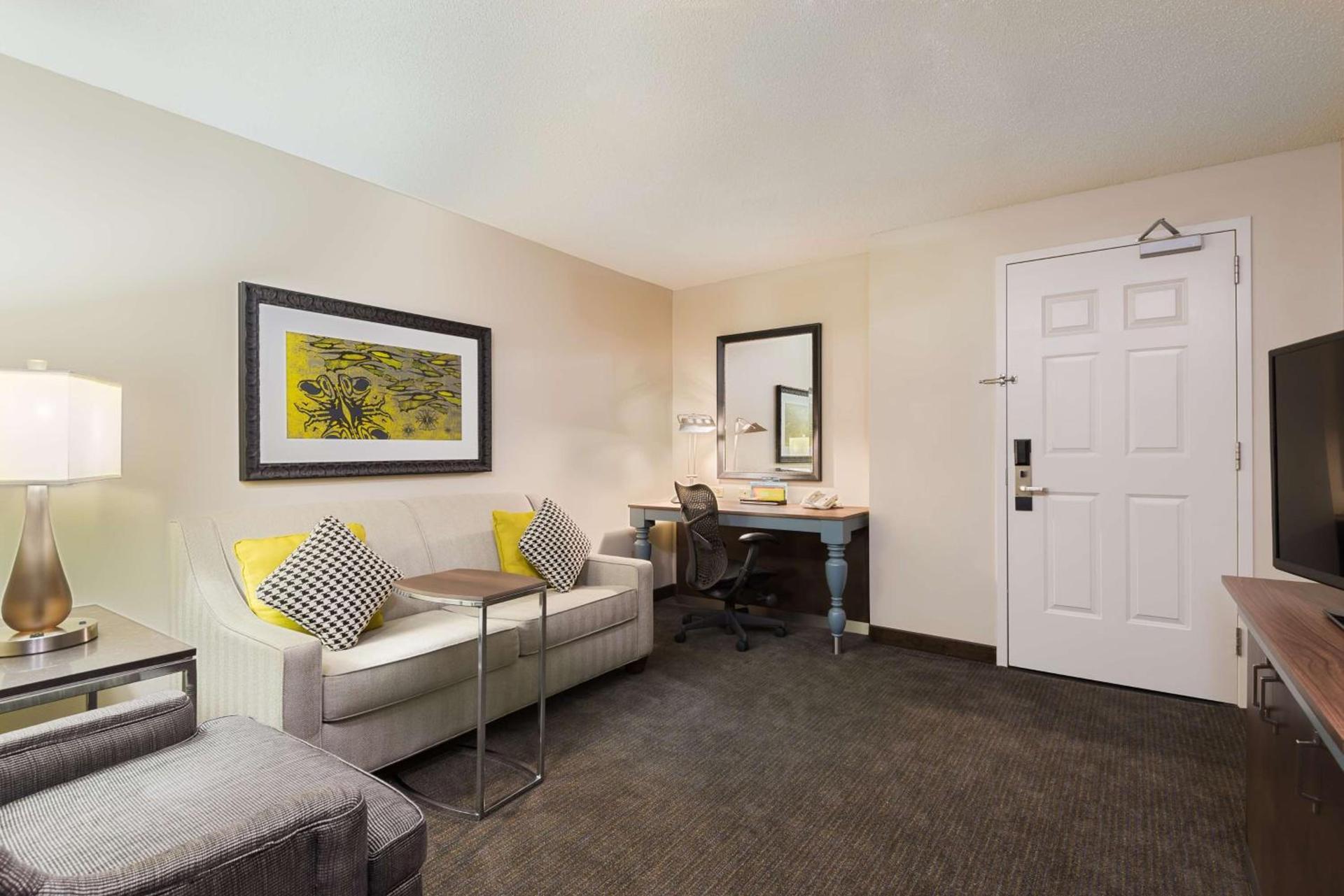 Hilton Garden Inn Westbury photo 14