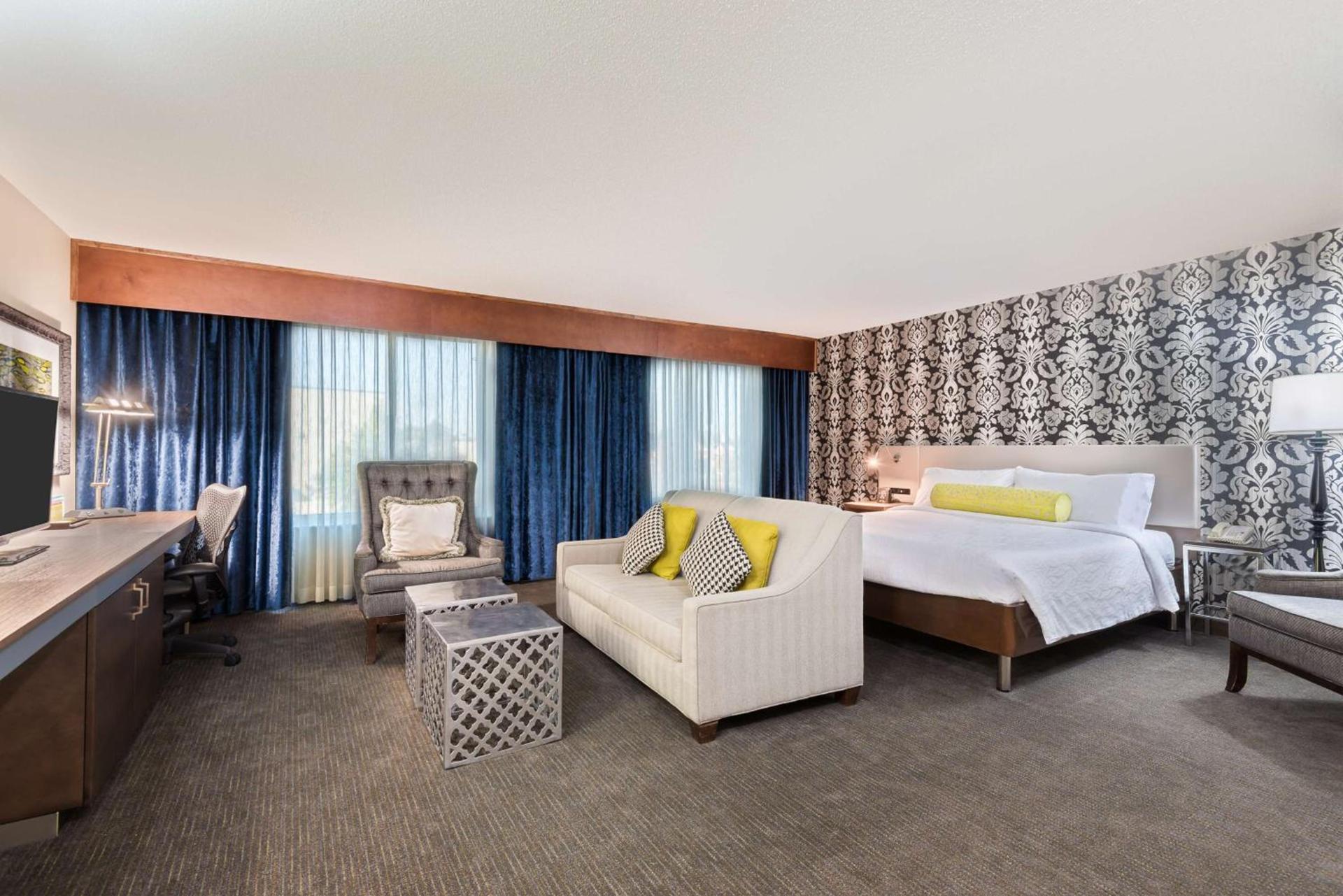 Hilton Garden Inn Westbury photo 10