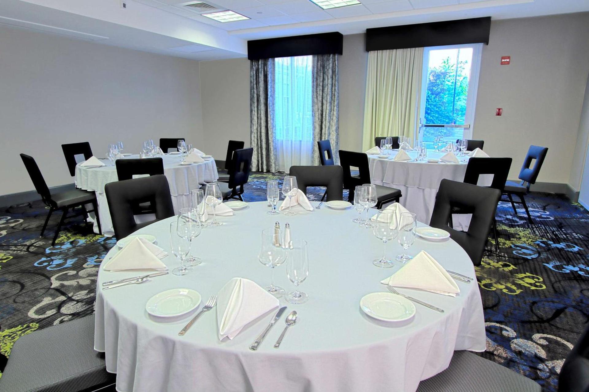 Hilton Garden Inn Westbury photo 26