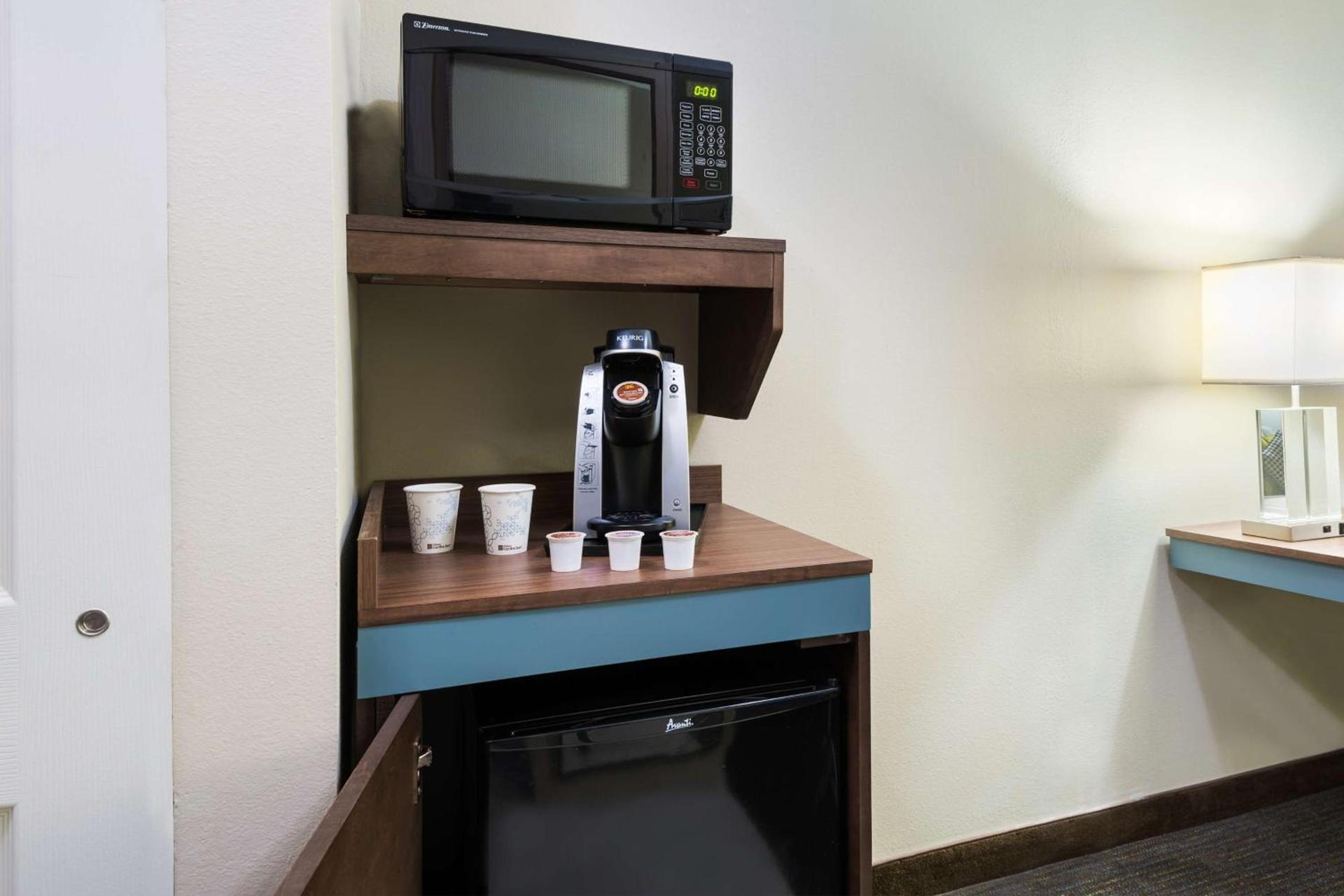 Hilton Garden Inn Westbury photo 29