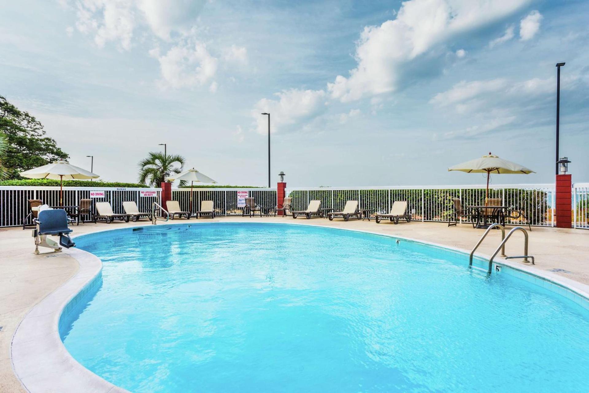 Hampton Inn Morehead City photo 22