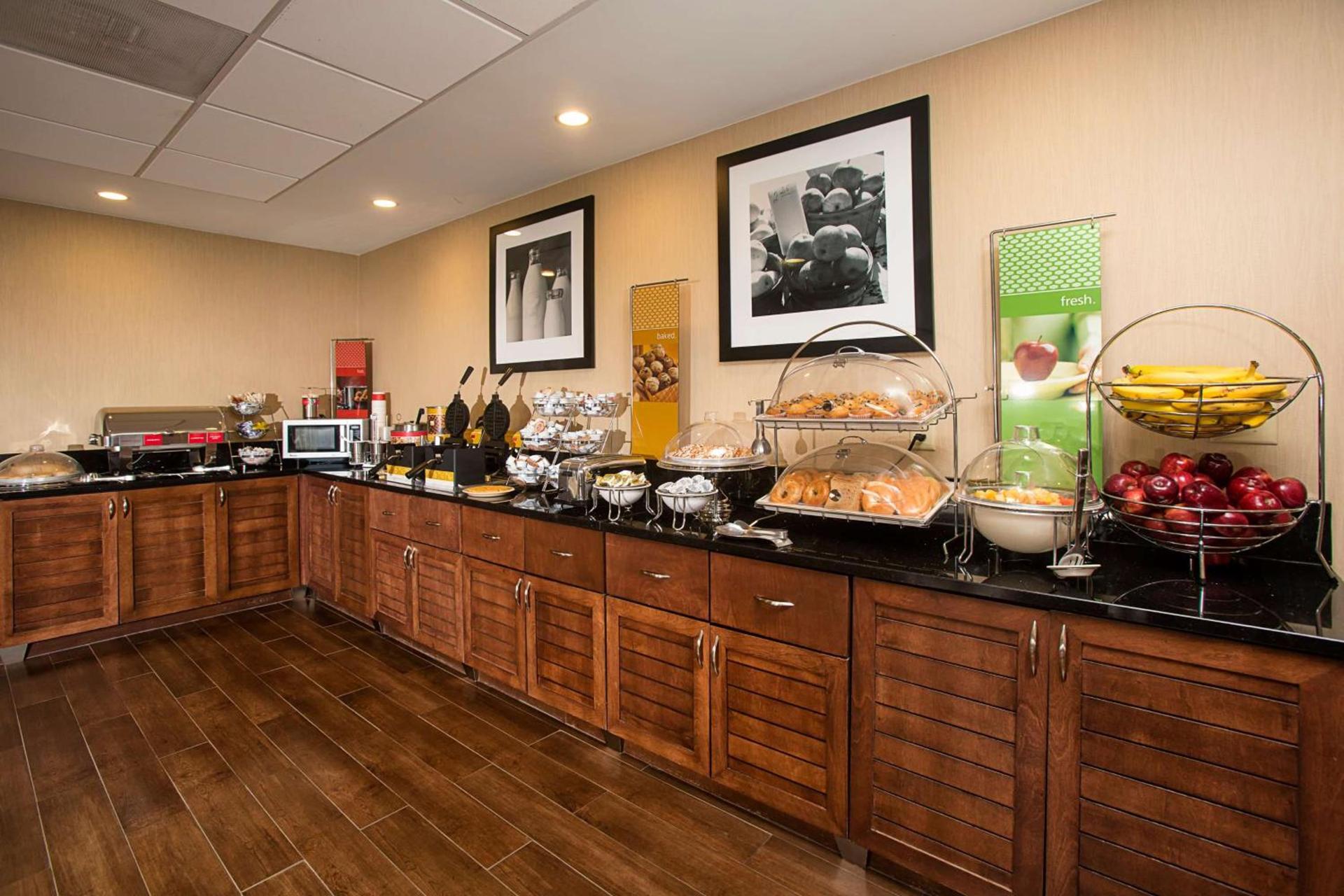 Hampton Inn Morehead City photo 6