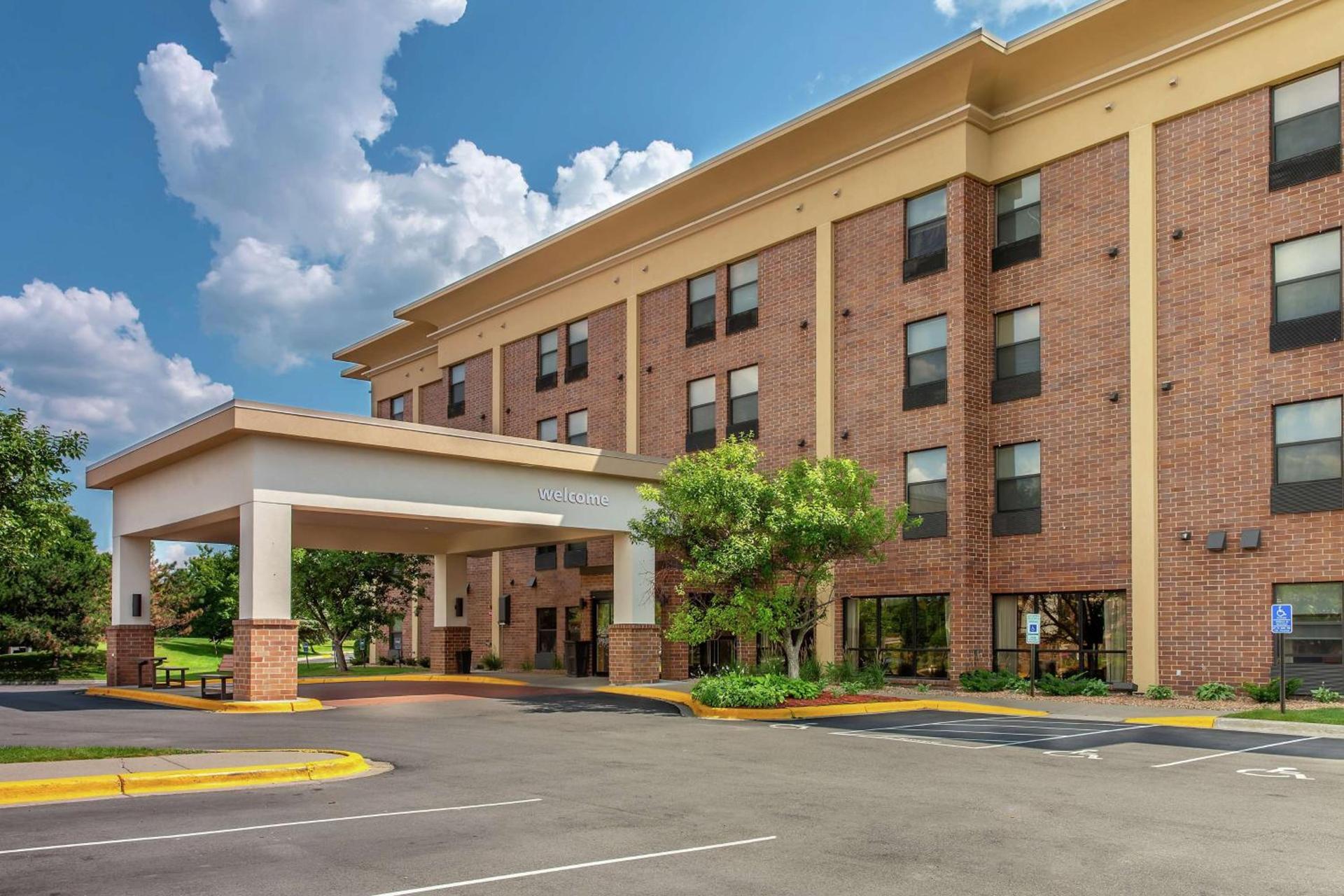 Hampton Inn Minneapolis-Burnsville photo 2