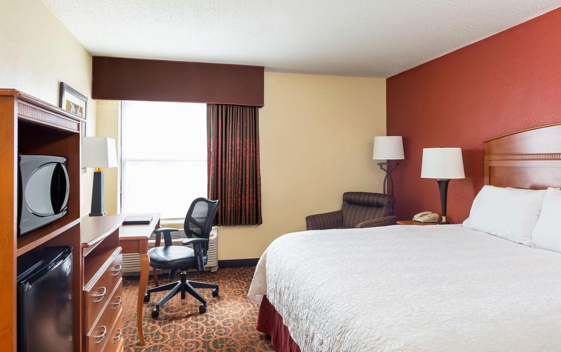 Hampton Inn Minneapolis-Burnsville photo 16