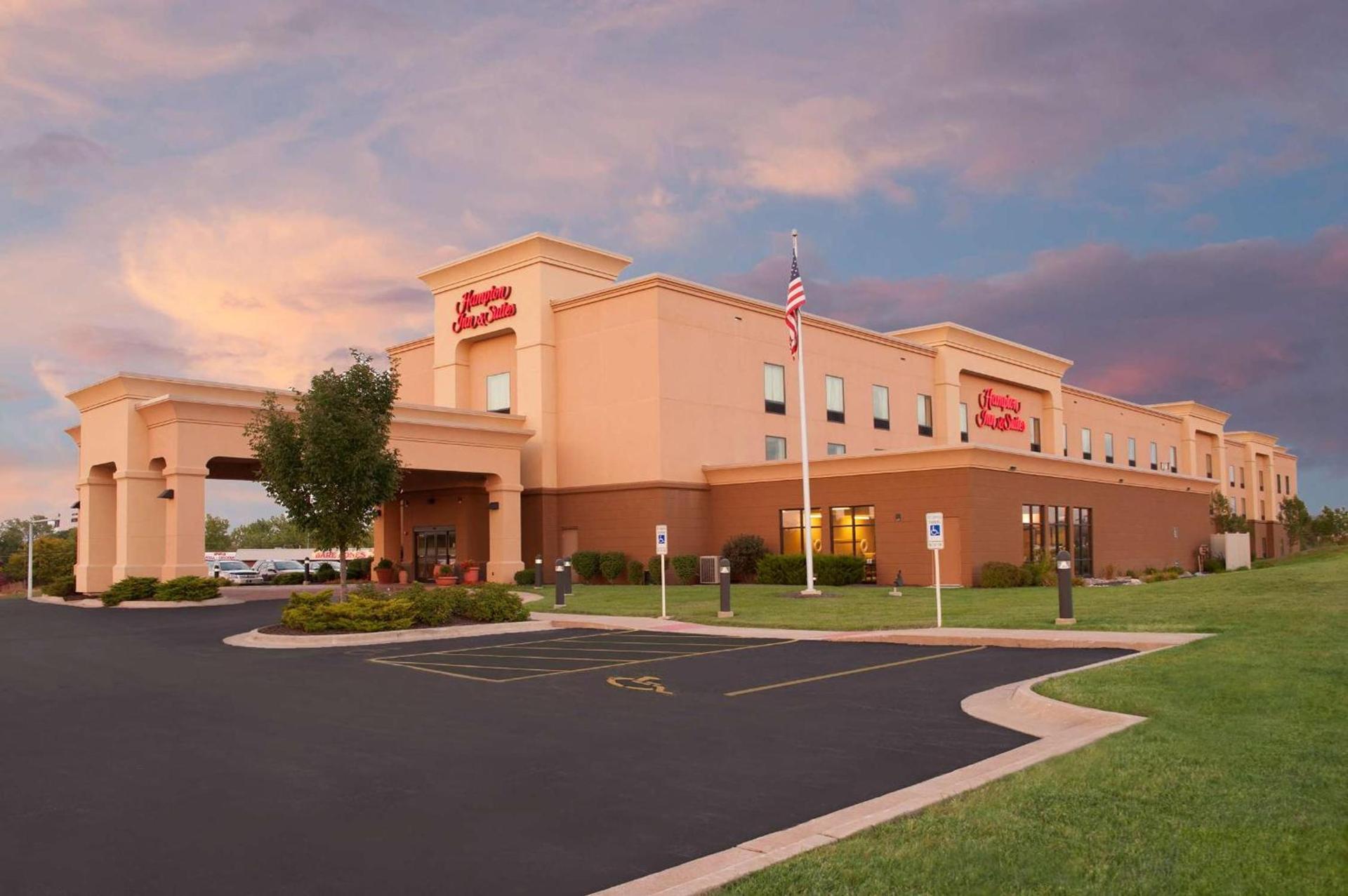 Hampton Inn & Suites Moline-Quad City Int'l Aprt — hotel in Moline