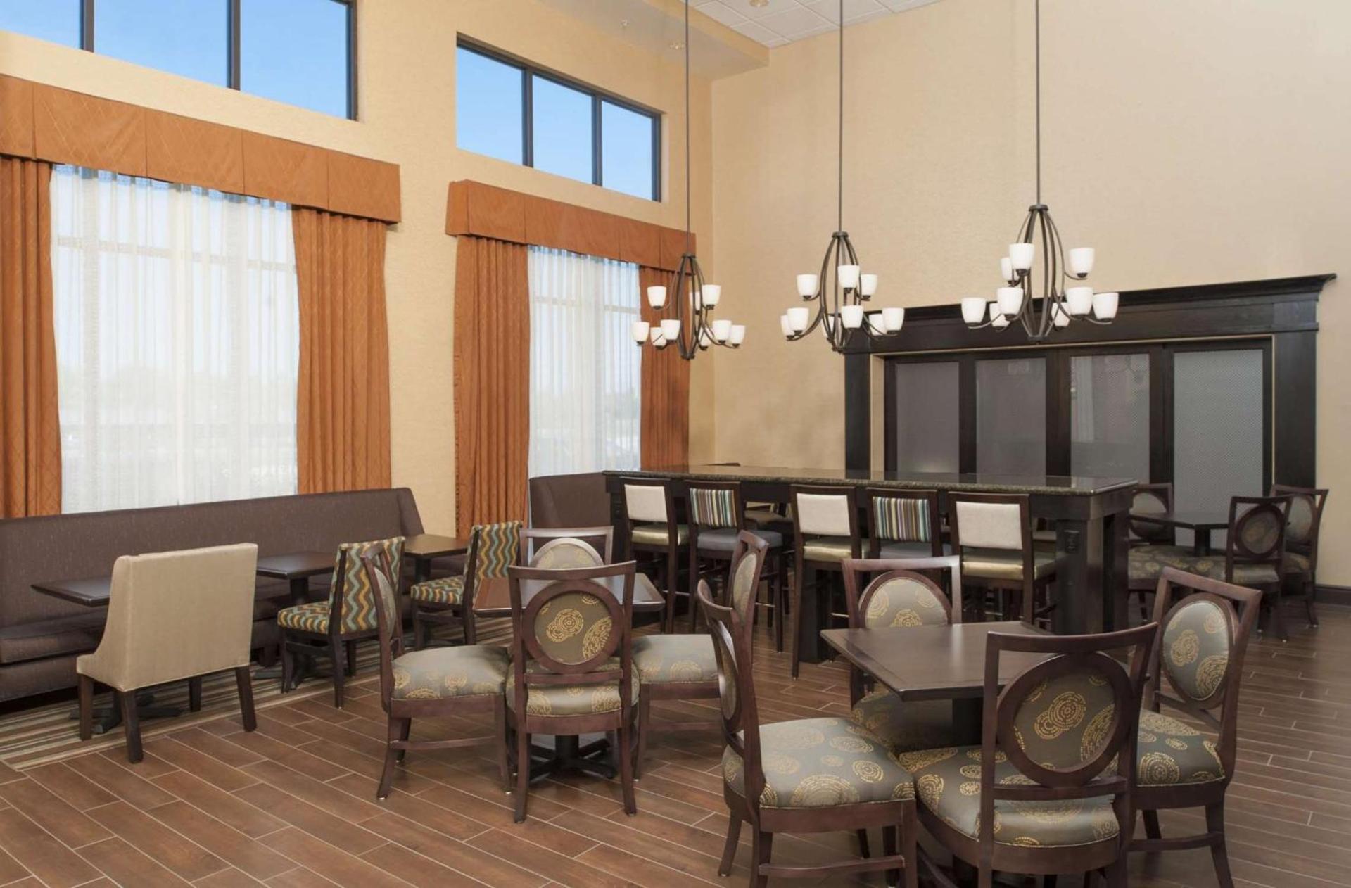 Hampton Inn & Suites Moline-Quad City Int'l Aprt photo 4