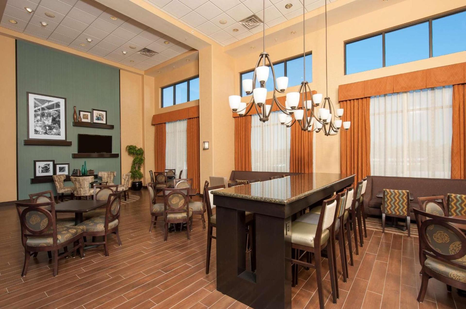 Hampton Inn & Suites Moline-Quad City Int'l Aprt photo 6