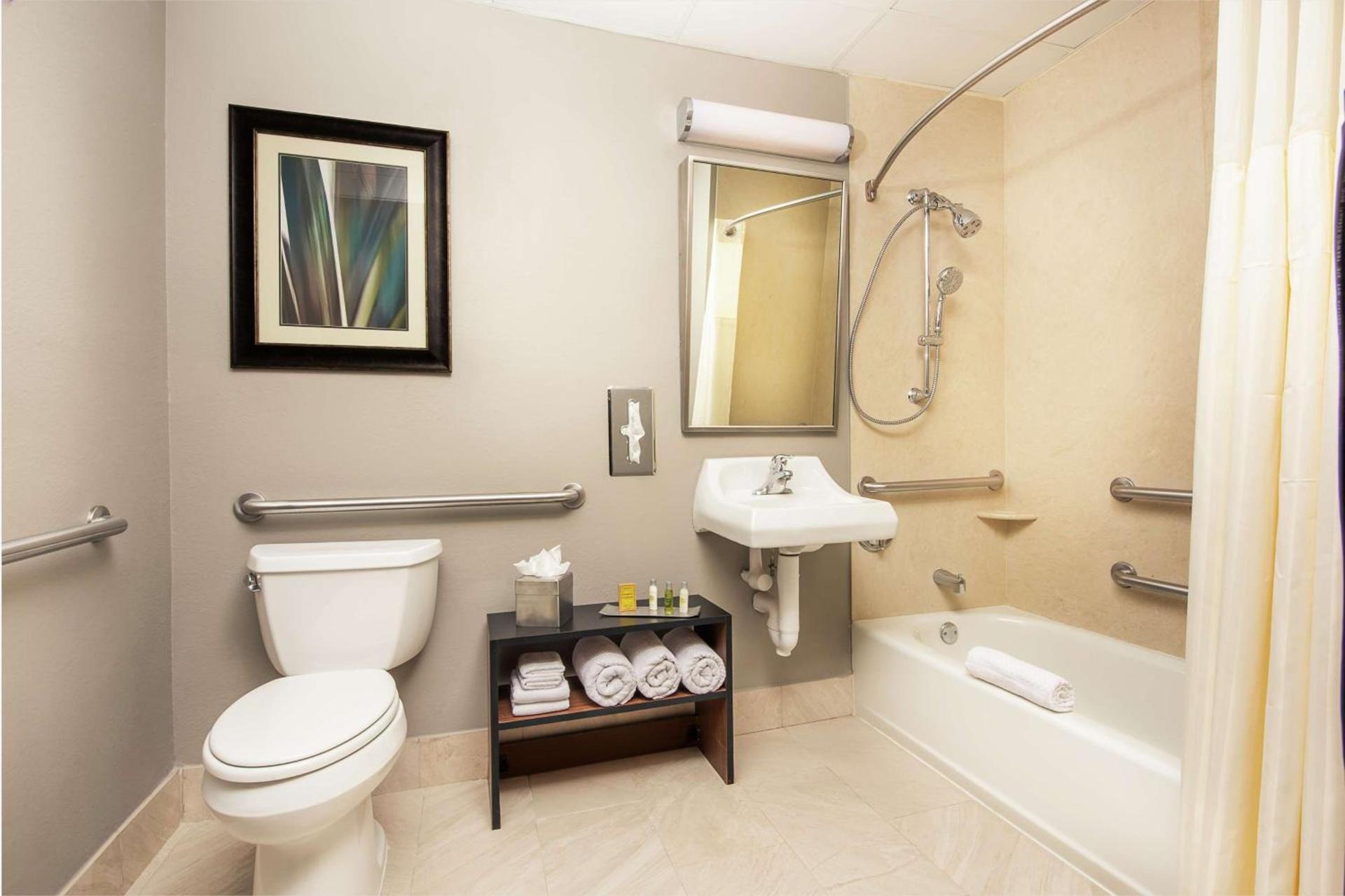 DoubleTree by Hilton Hotel West Palm Beach Airport photo 8
