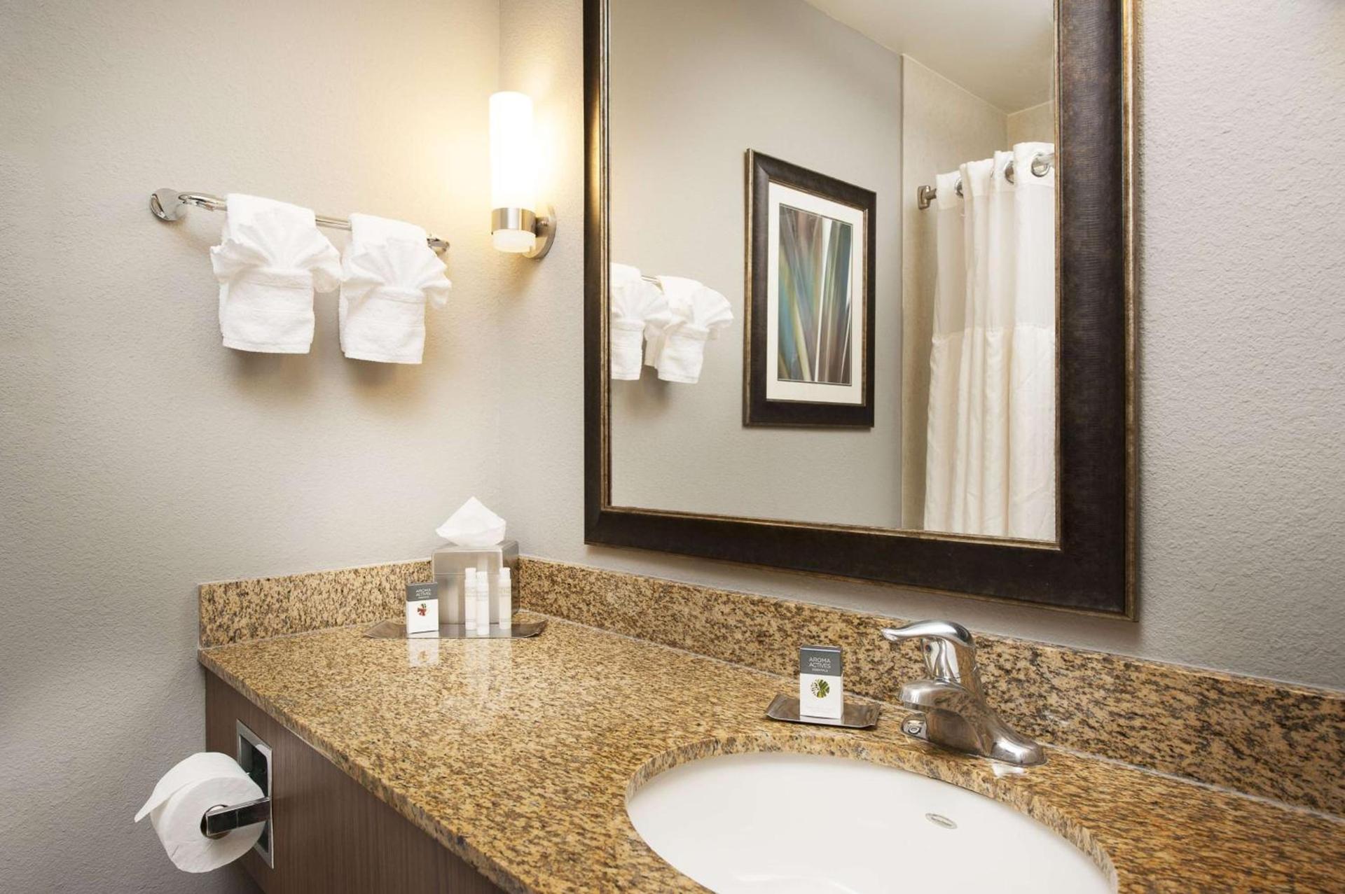 DoubleTree by Hilton Hotel West Palm Beach Airport photo 16