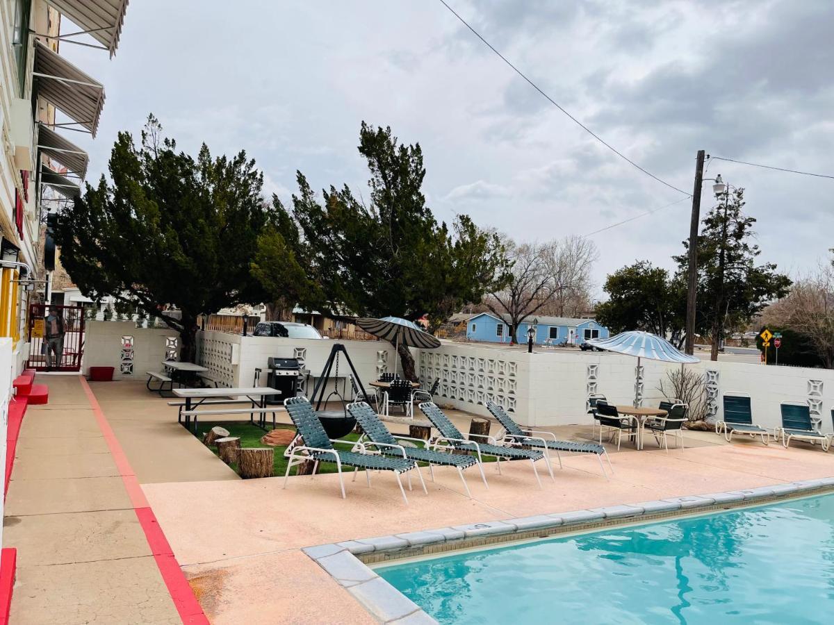 Apache Motel photo 3