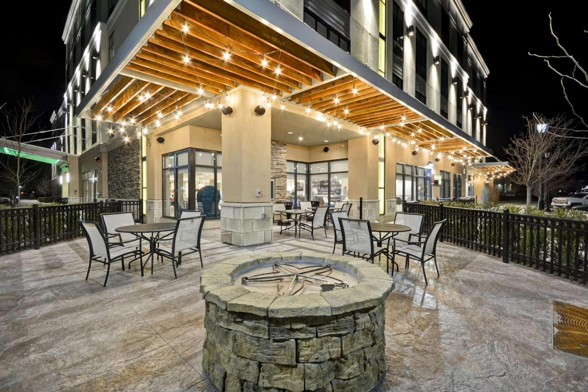 Home2 Suites by Hilton Perrysburg Levis Commons Toledo photo 3