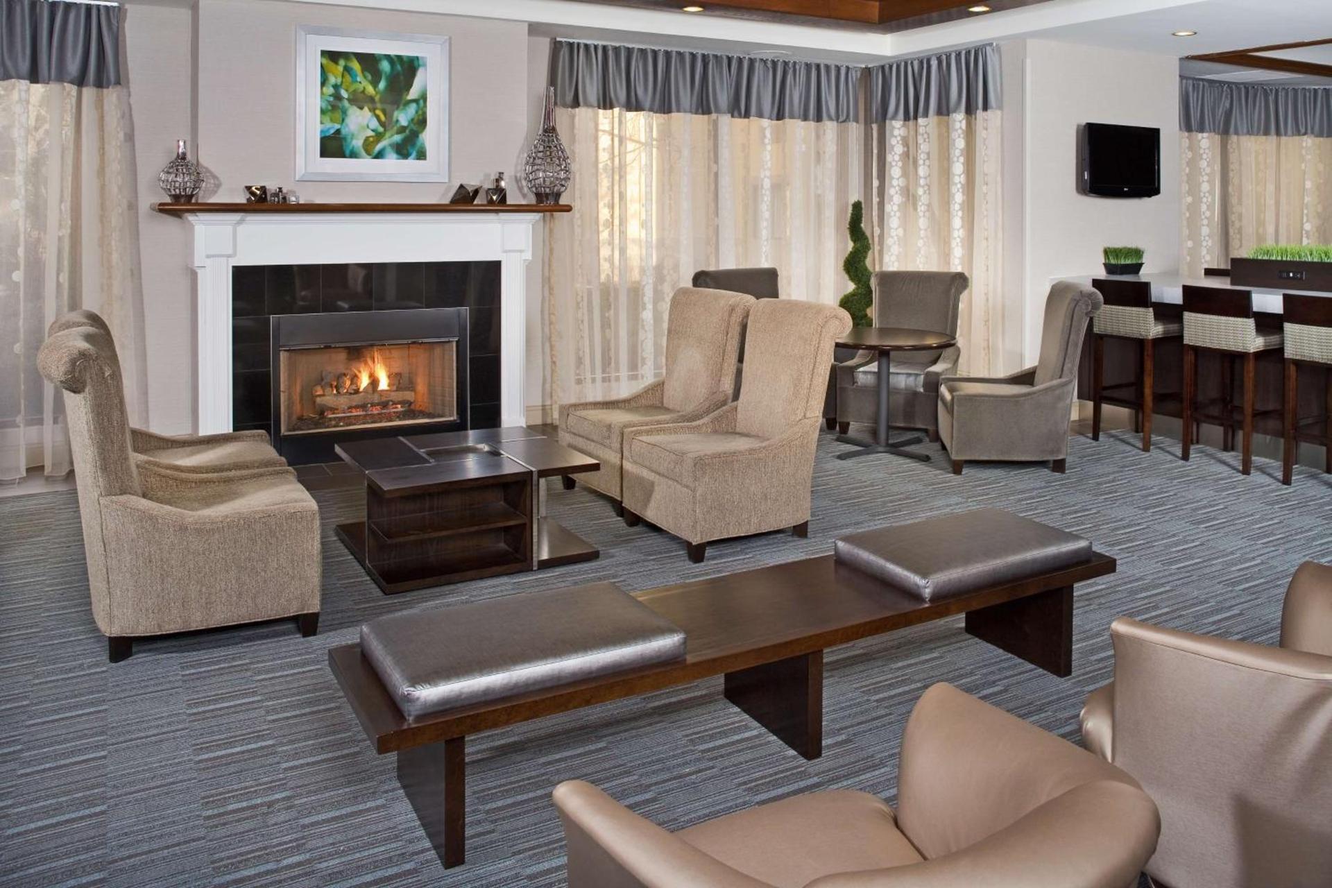 DoubleTree by Hilton Hotel Chicago Wood Dale - Elk Grove photo 5