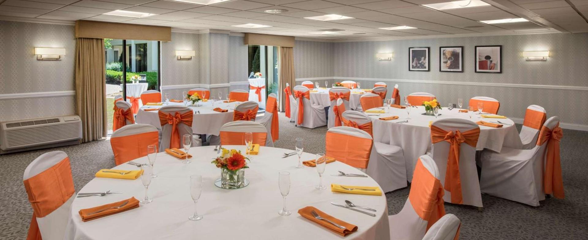 DoubleTree by Hilton Hotel Chicago Wood Dale - Elk Grove photo 27