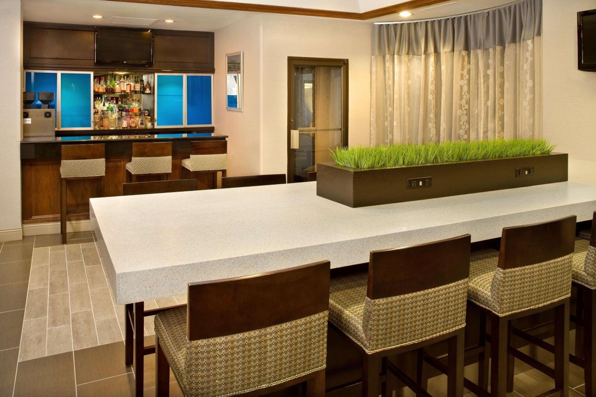 DoubleTree by Hilton Hotel Chicago Wood Dale - Elk Grove photo 31