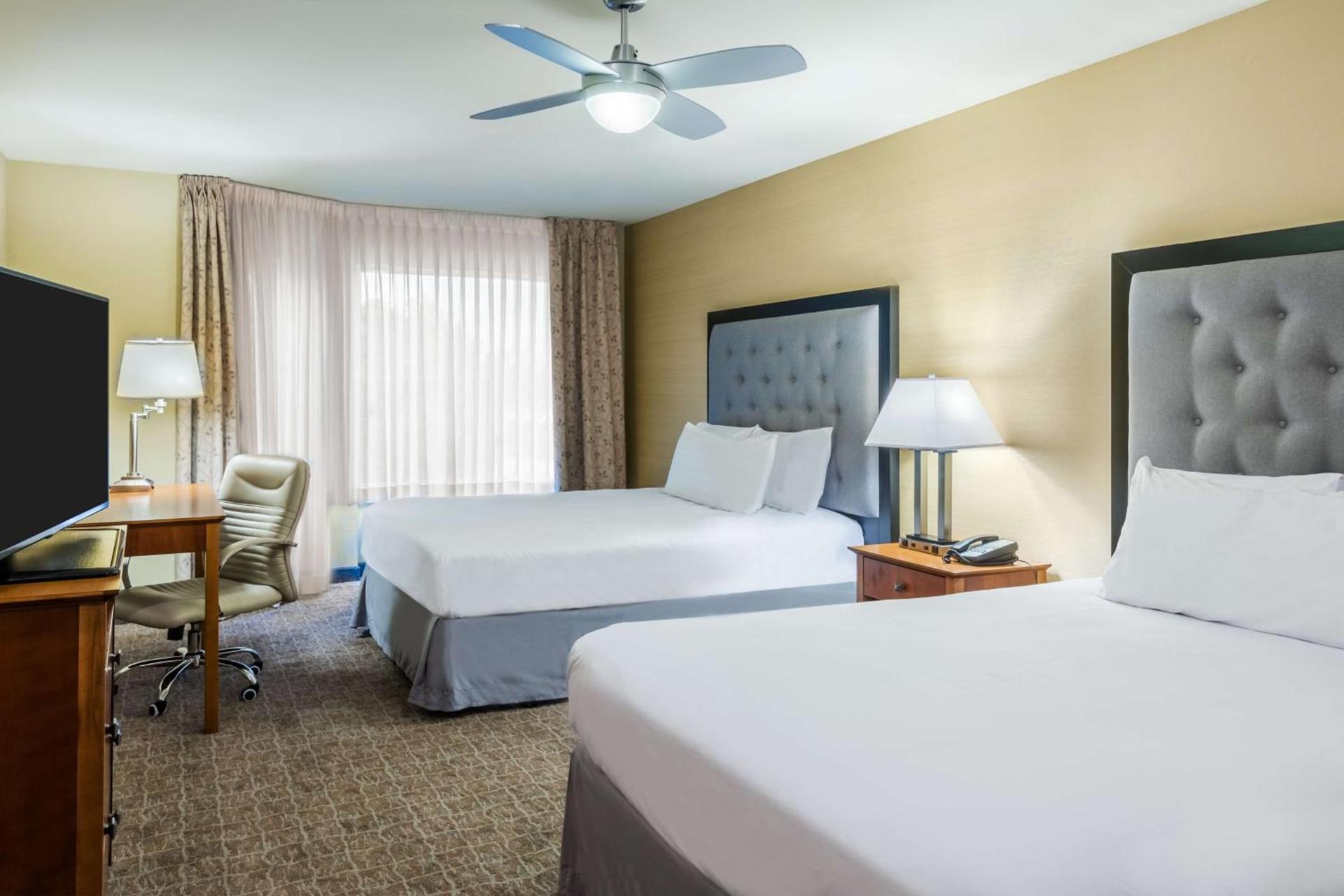 Larkspur Landing Extended Stay Suites St Louis Riverport photo 11