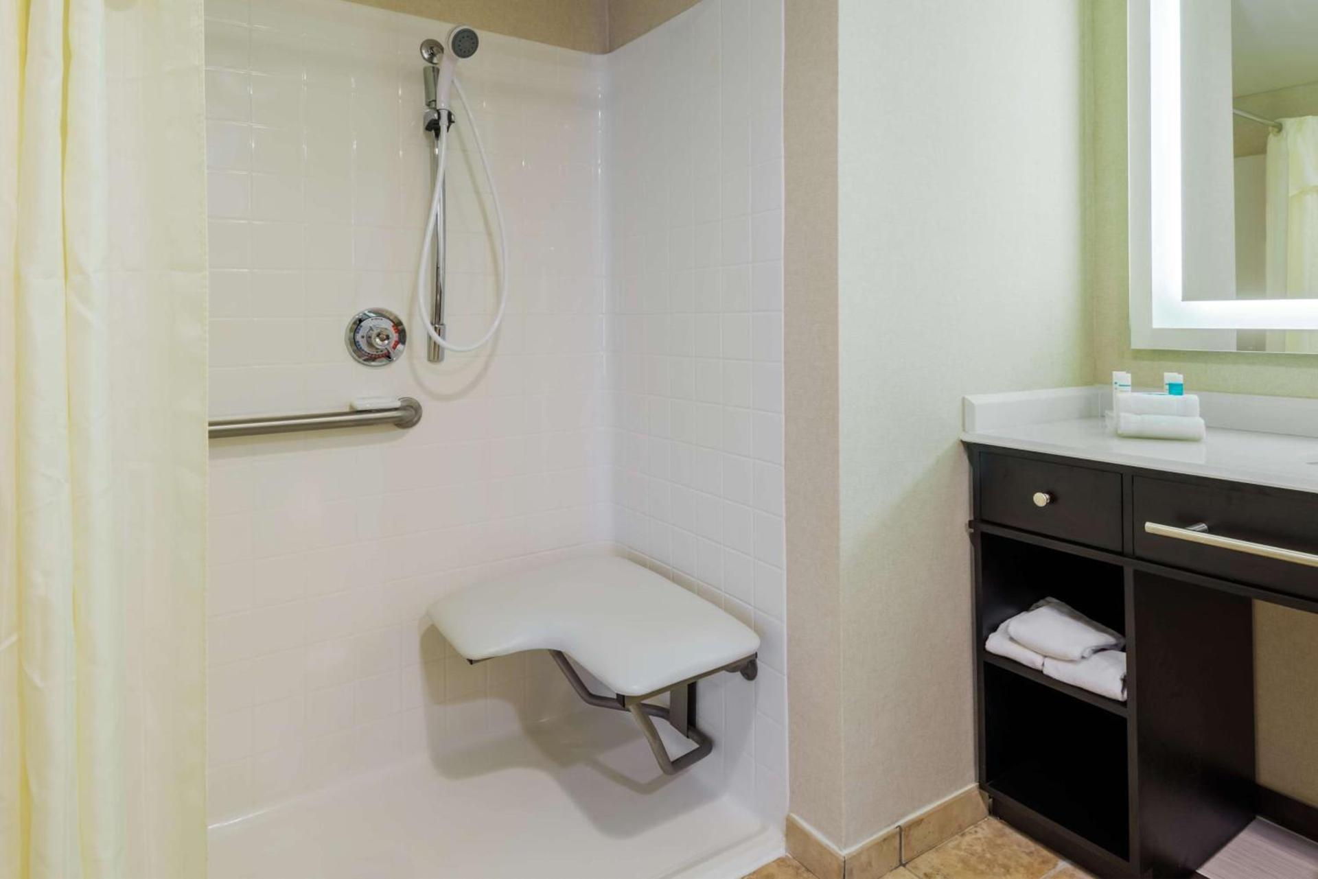 Larkspur Landing Extended Stay Suites St Louis Riverport photo 21