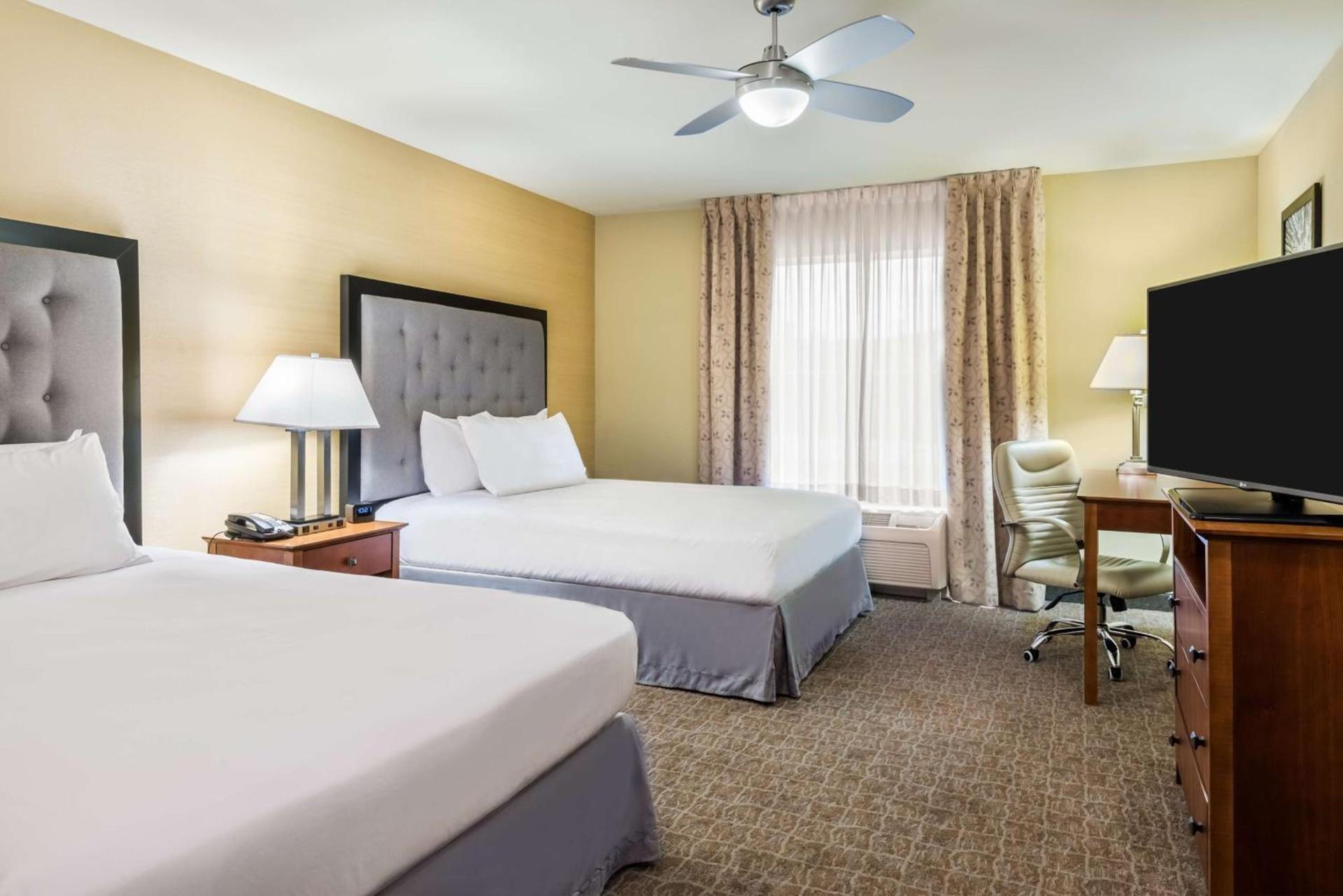 Larkspur Landing Extended Stay Suites St Louis Riverport photo 15