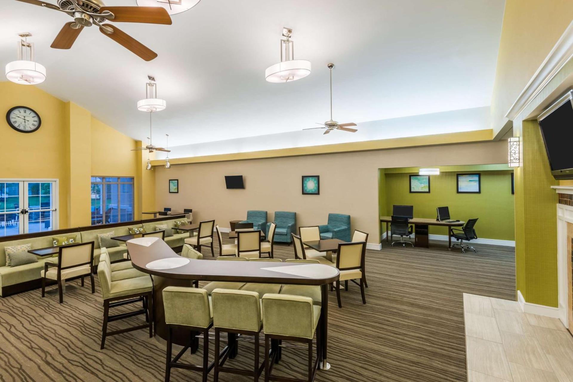 Larkspur Landing Extended Stay Suites St Louis Riverport photo 24