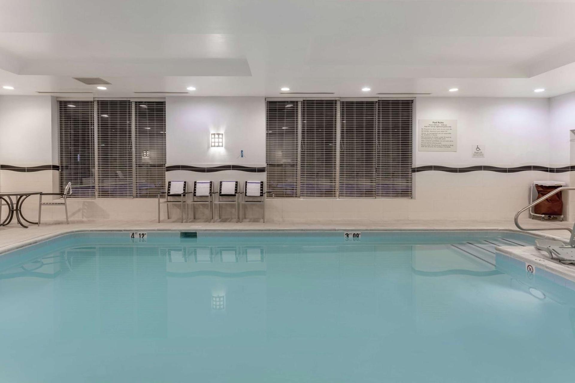 Hampton Inn Richmond - South photo 4