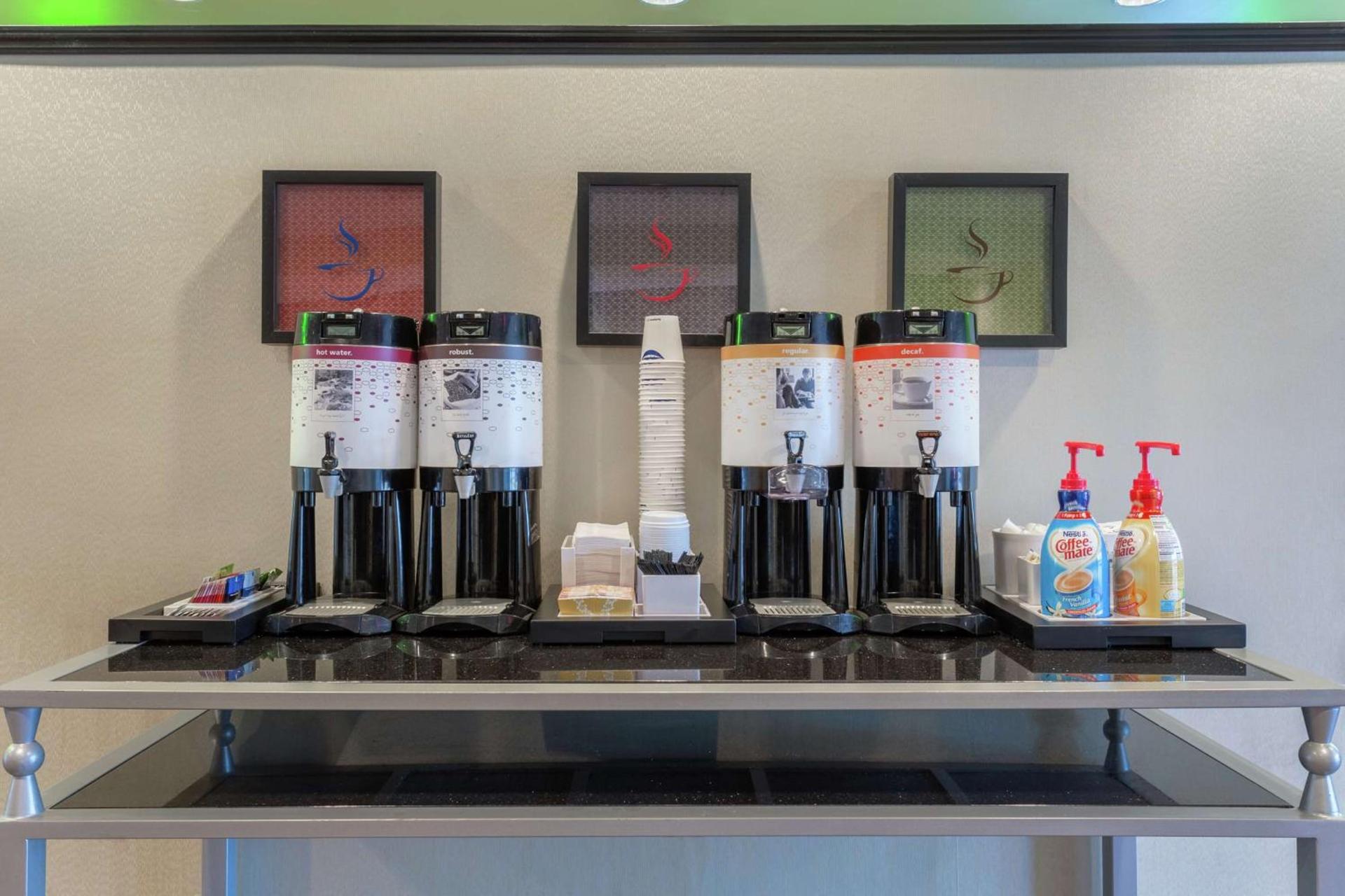 Hampton Inn Richmond - South photo 5