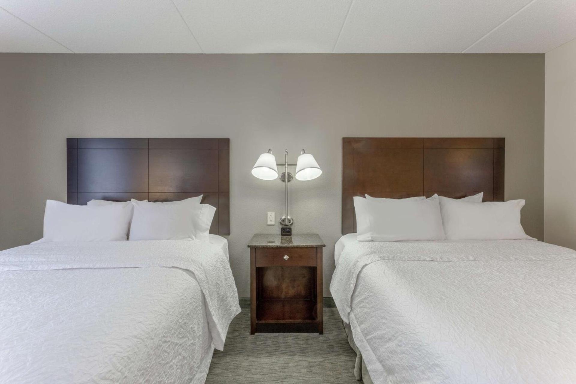 Hampton Inn Richmond - South photo 9