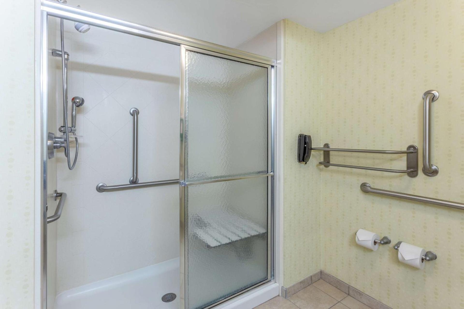 Hampton Inn Richmond - South photo 15