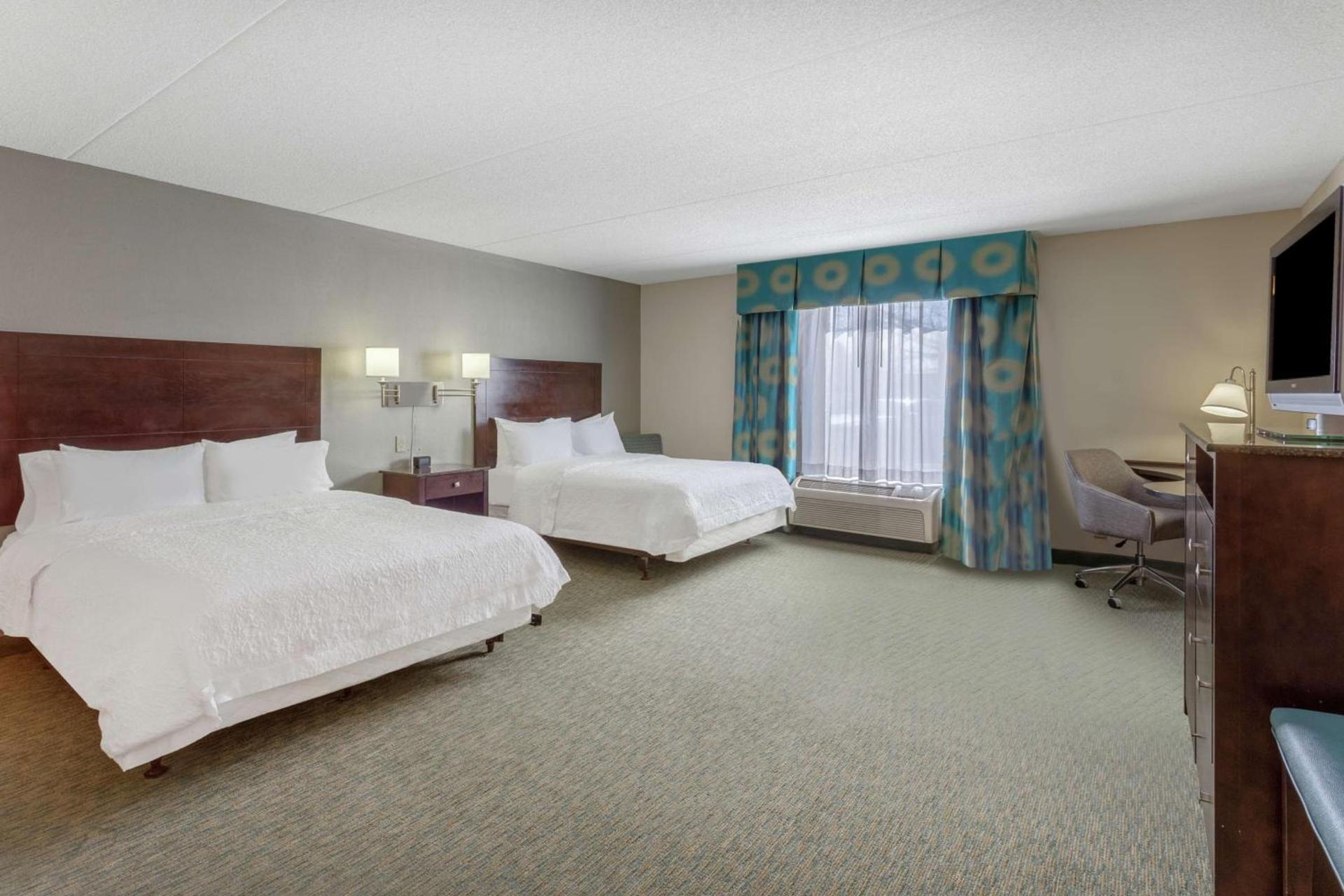Hampton Inn Richmond - South photo 19