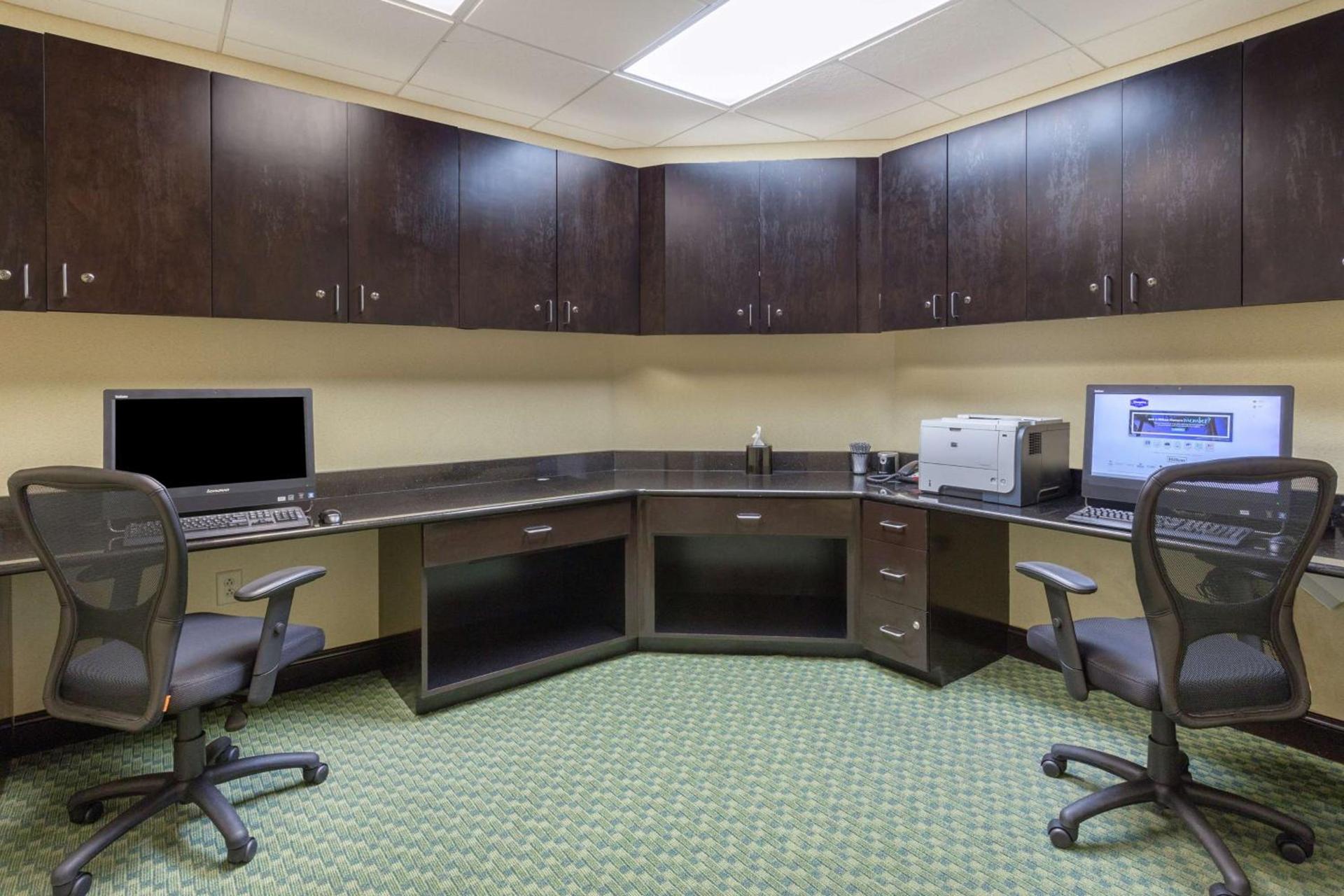 Hampton Inn Richmond - South photo 22
