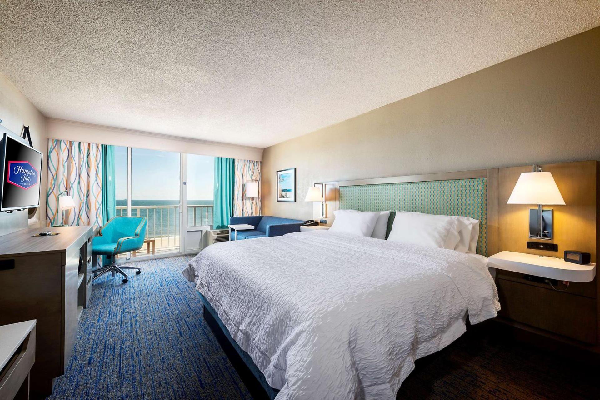 Hampton Inn Virginia Beach Oceanfront North photo 2
