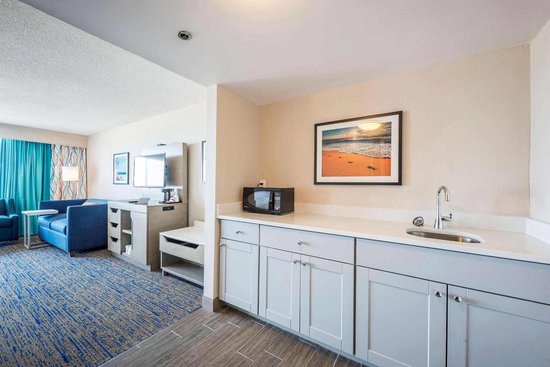 Hampton Inn Virginia Beach Oceanfront North photo 35