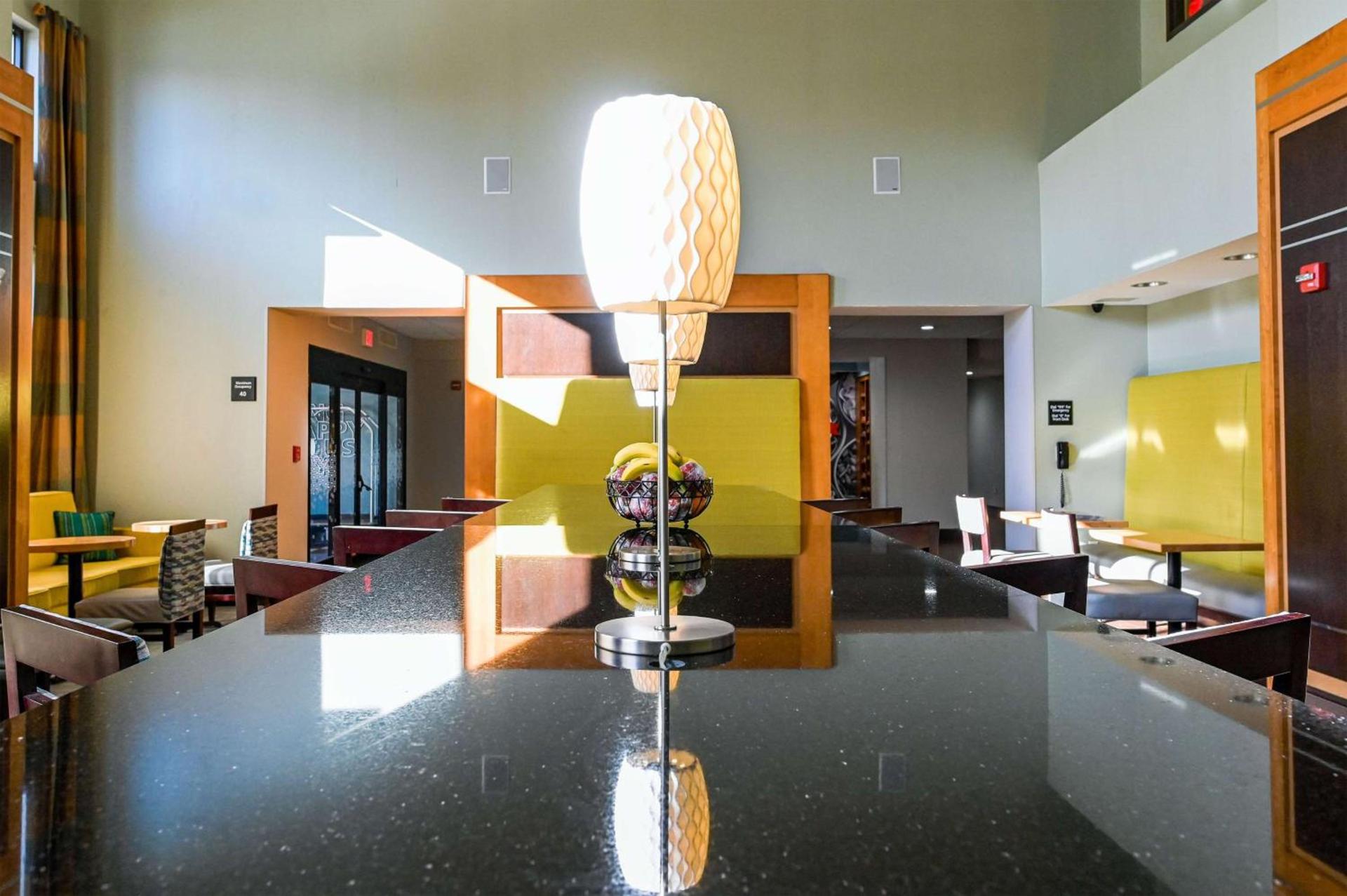 Hampton Inn & Suites Smithfield photo 4