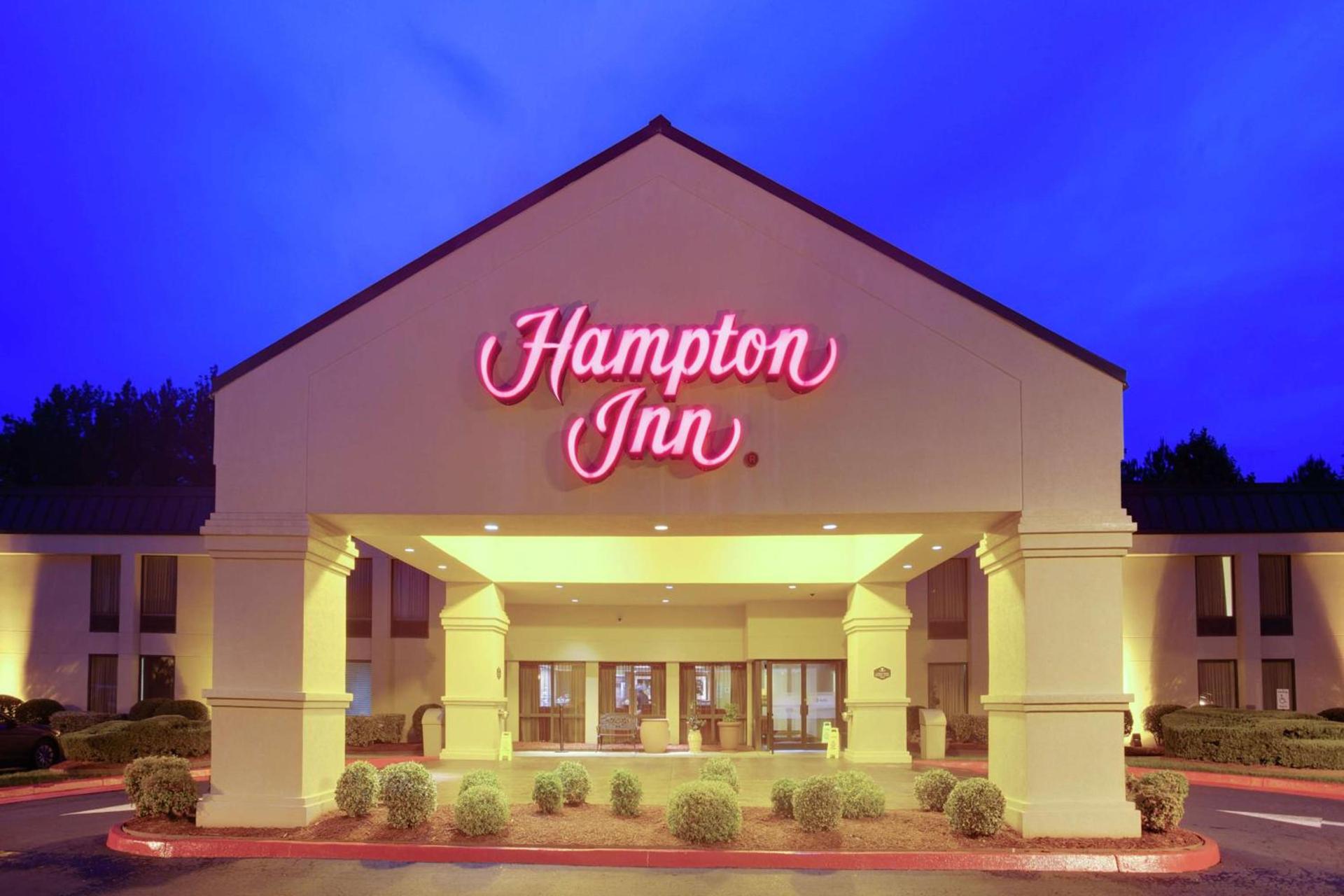 Hampton Inn By Hilton Chester South — hotel in Chester