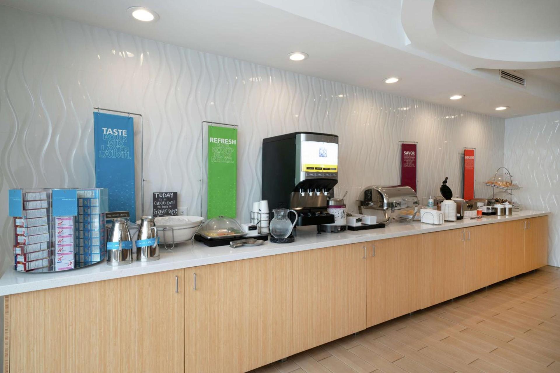 Hampton Inn Hopewell Fort Gregg-Adams photo 7