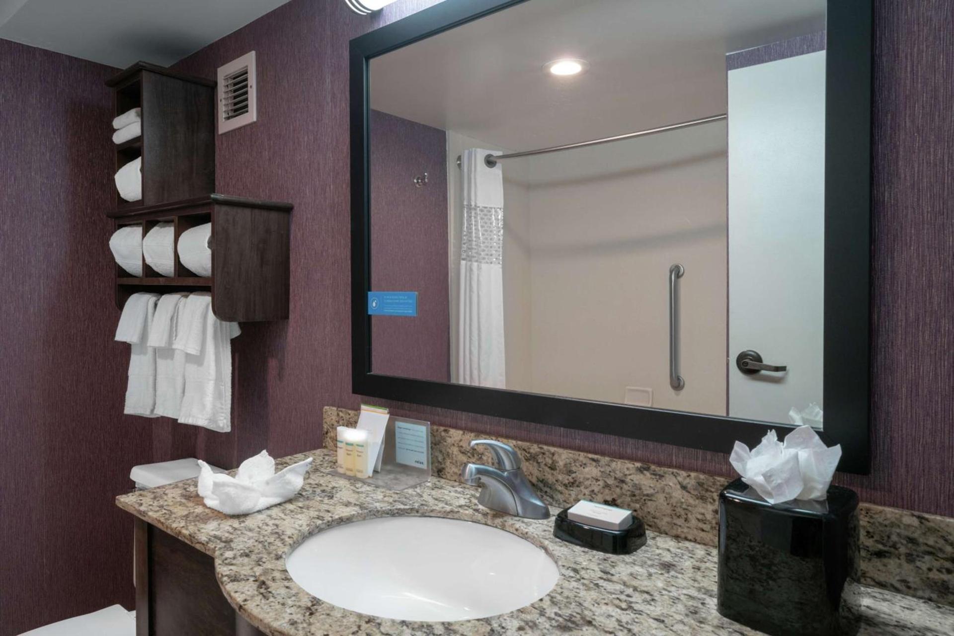 Hampton Inn Hopewell Fort Gregg-Adams photo 13