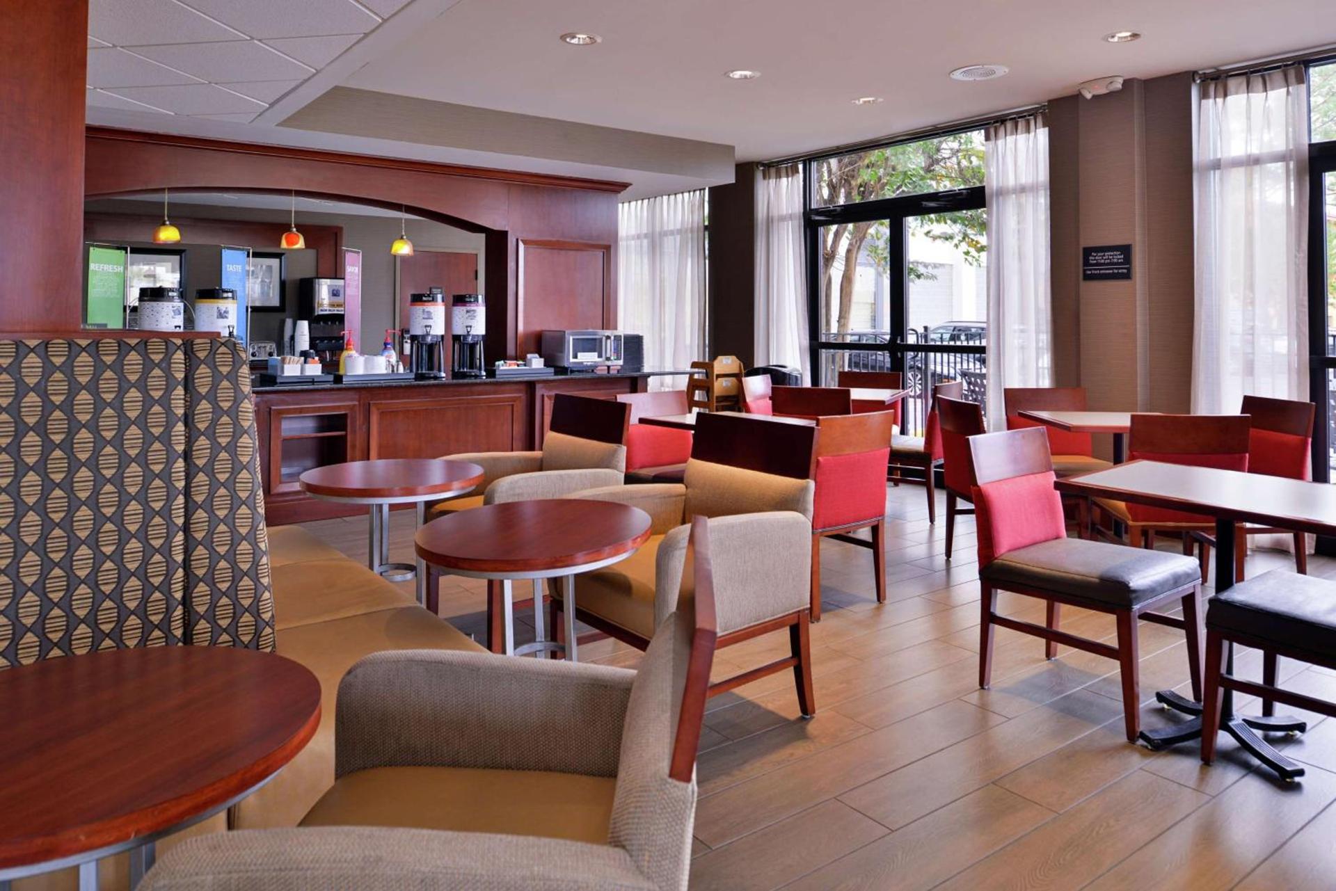 Hampton Inn Norfolk/Virginia Beach photo 8