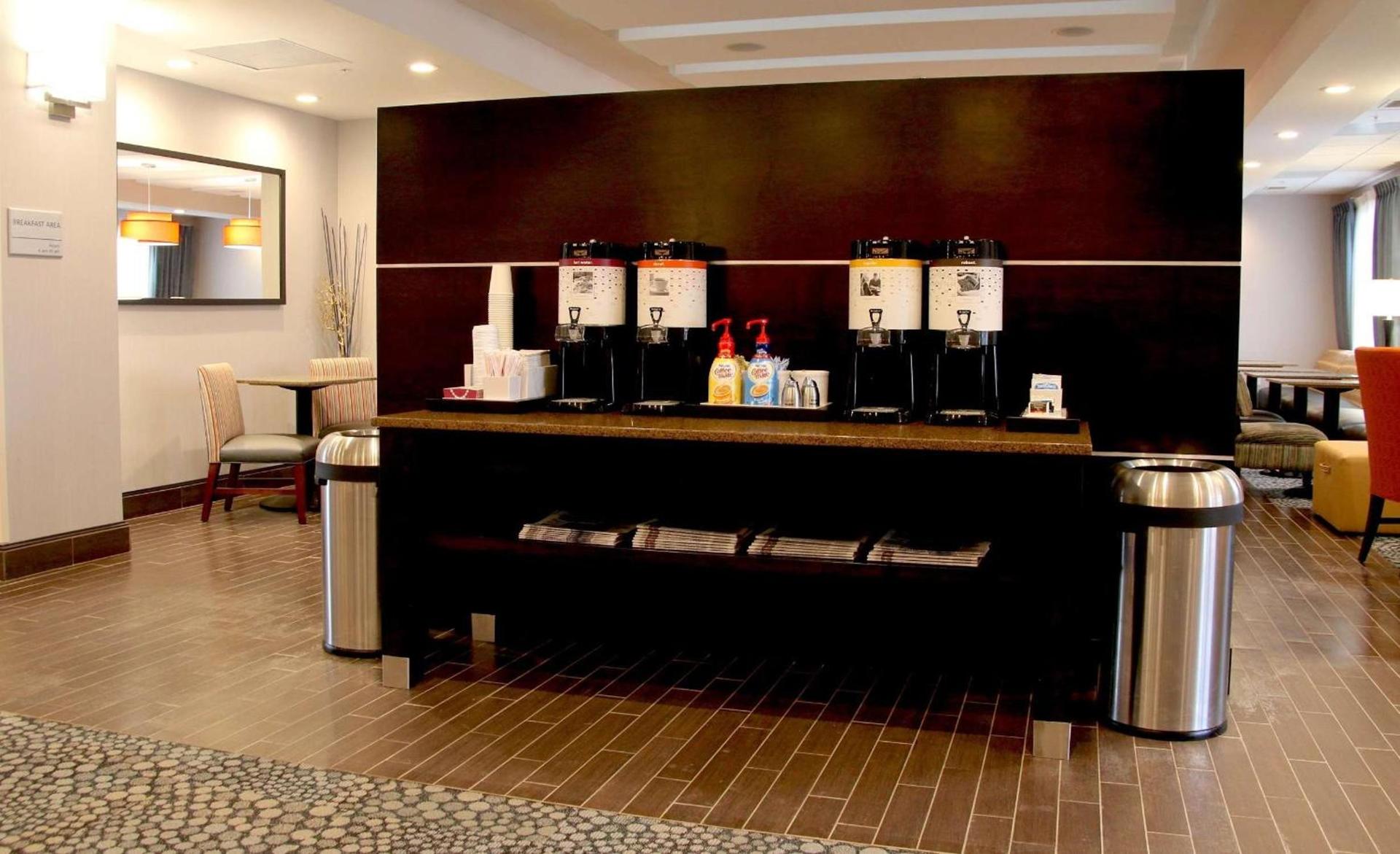Hampton Inn- Suffolk photo 2