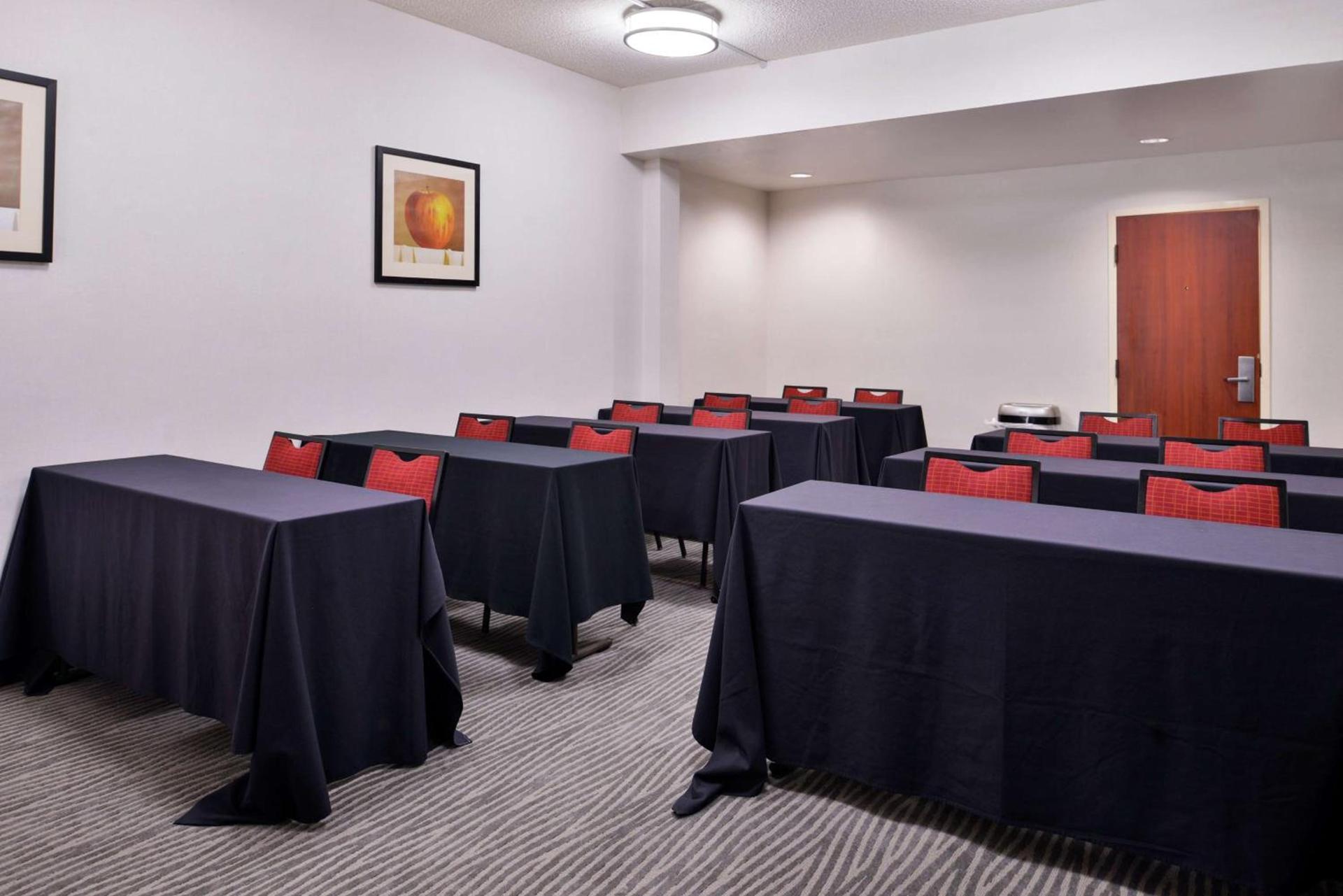 Hampton Inn Norfolk/Virginia Beach photo 32