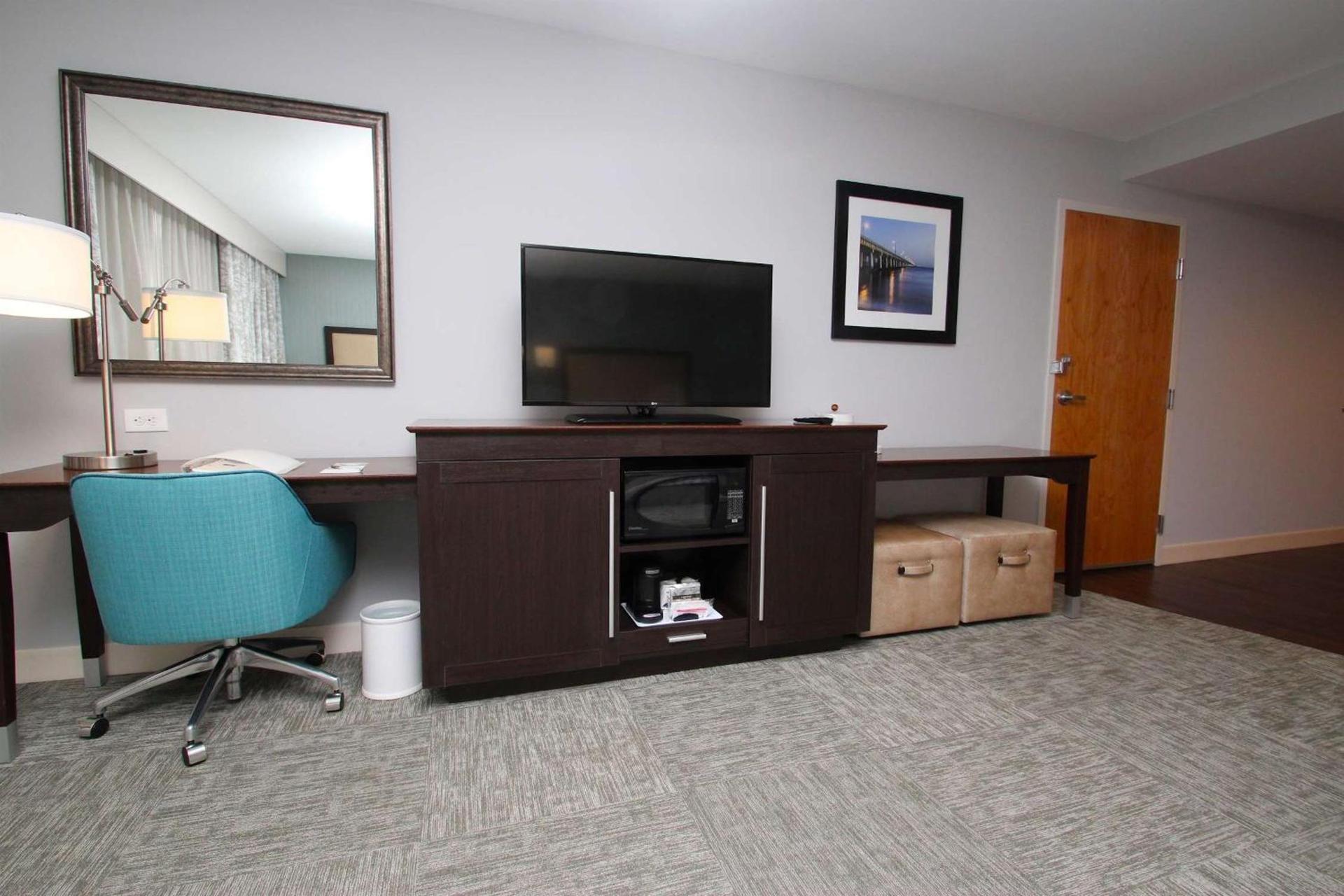 Hampton Inn- Suffolk photo 12