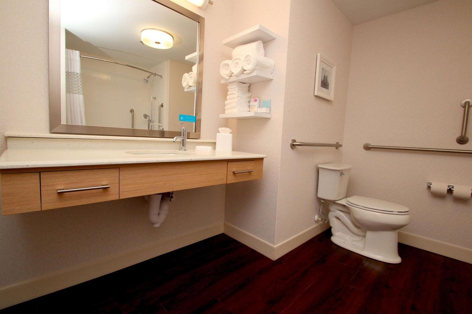 Hampton Inn- Suffolk photo 17