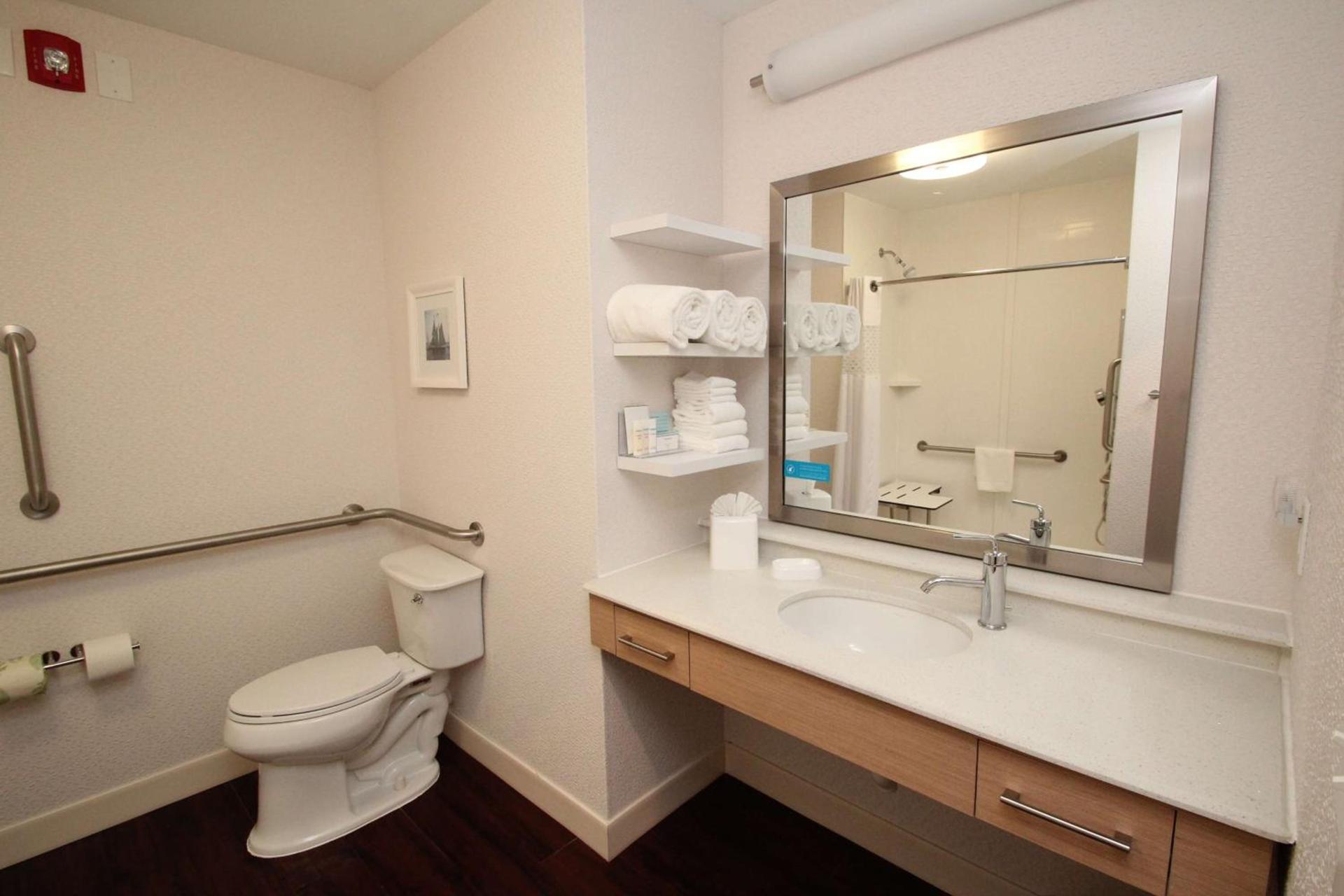 Hampton Inn- Suffolk photo 29