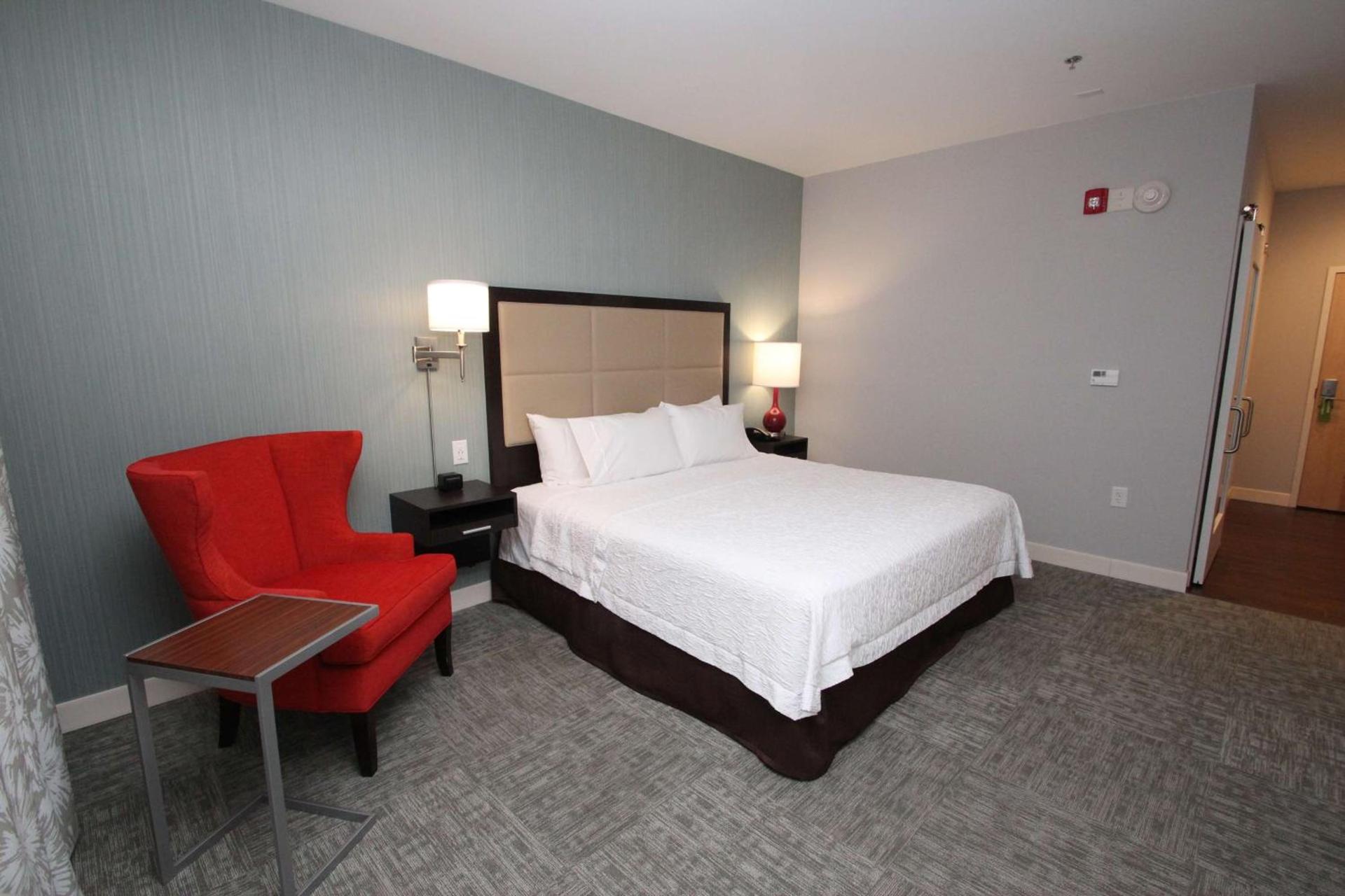 Hampton Inn- Suffolk photo 31