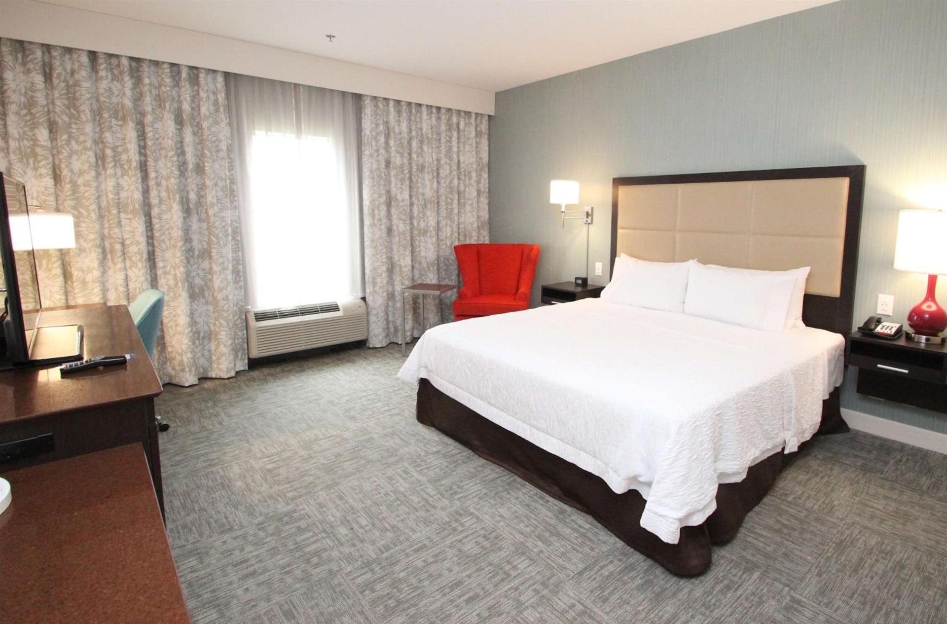 Hampton Inn- Suffolk photo 38