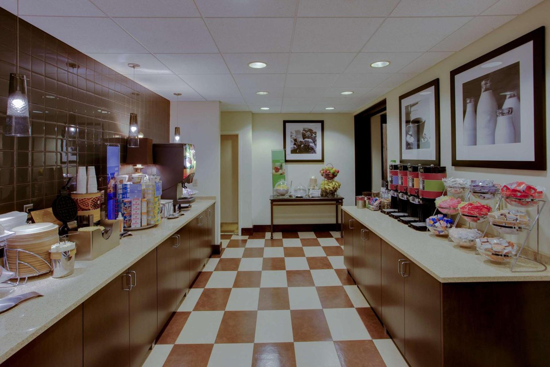Hampton Inn Richmond-West Innsbrook photo 9