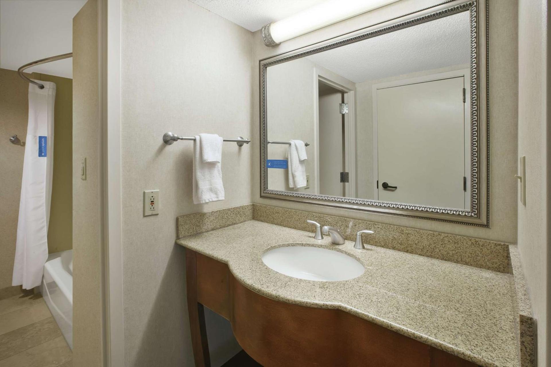 Hampton Inn Richmond-West Innsbrook photo 26