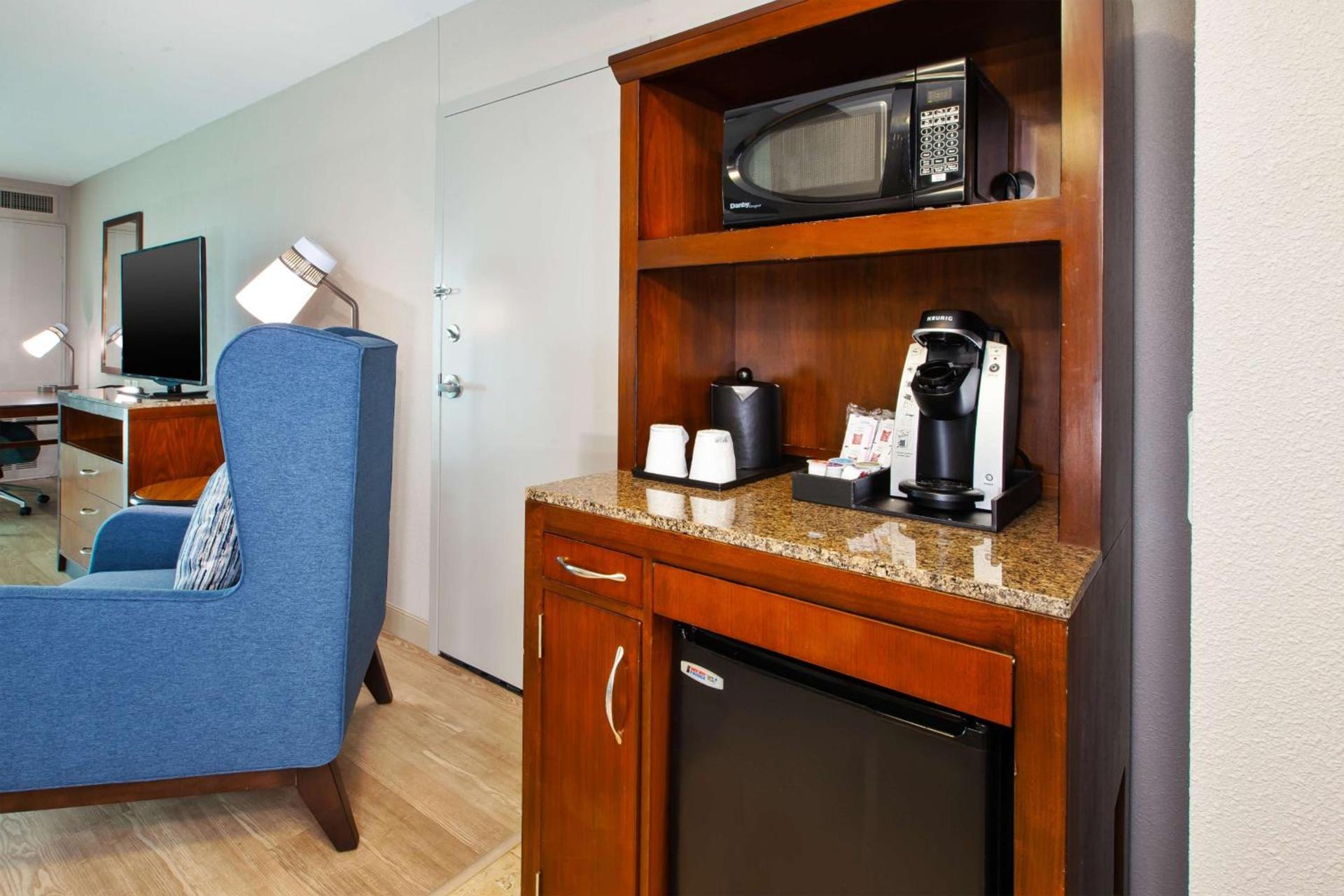 Hilton Garden Inn Virginia Beach Oceanfront photo 42