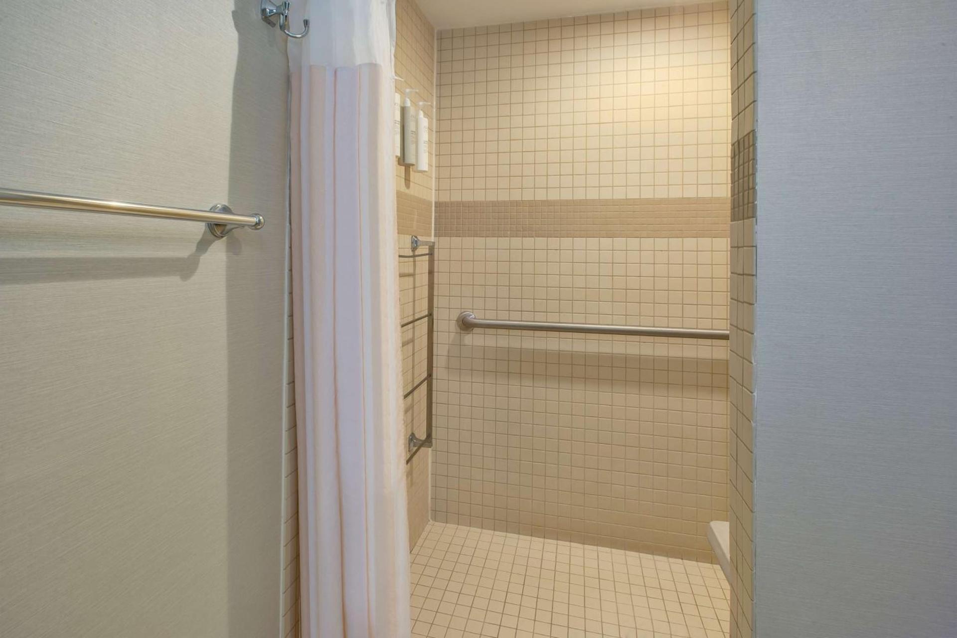 Hilton Garden Inn Virginia Beach Oceanfront photo 53