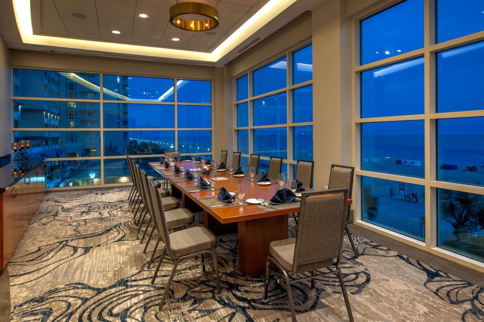 Hilton Garden Inn Virginia Beach Oceanfront photo 15